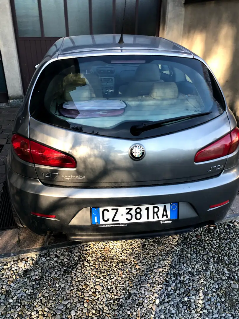 Alfa Romeo 147 147 II 2004 3p 1.9 jtd Exclusive 120cv Gris - 2