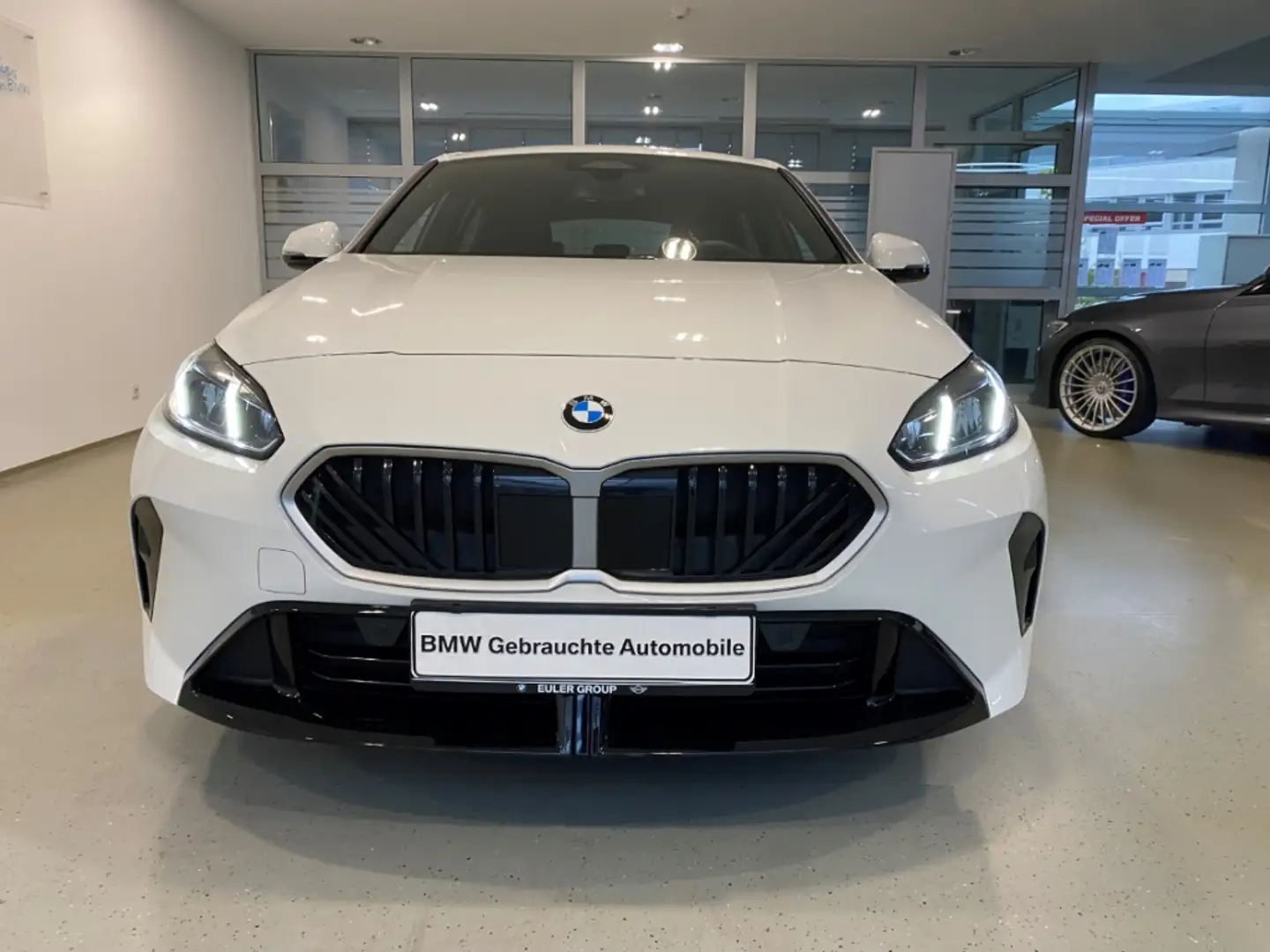 BMW 120 i M-Sport neues Modell Sommer19'' PANO H/K Ad-M-Fa Weiß - 2