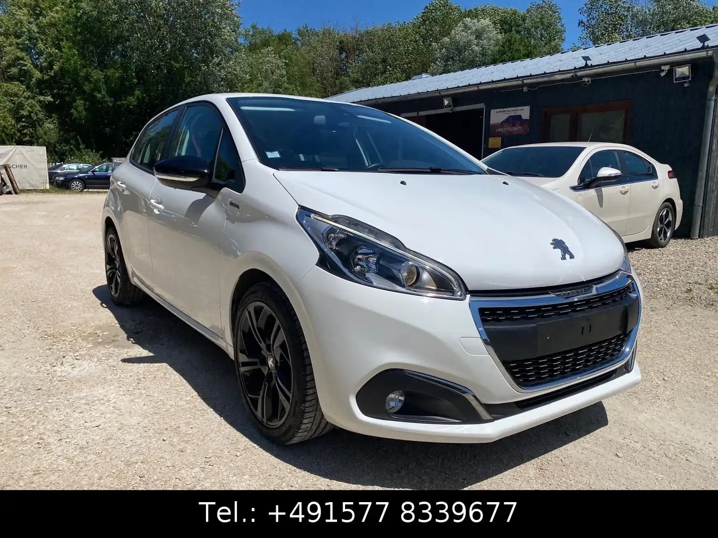 Peugeot 208 Signature Bianco - 1
