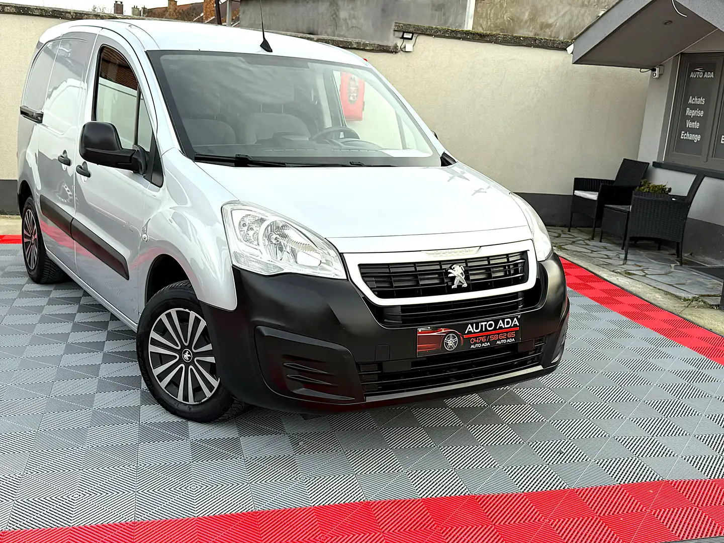 Peugeot Partner 1.6 BlueHDi L1H1--CARPLAY--AIRCO-- Gris - 1