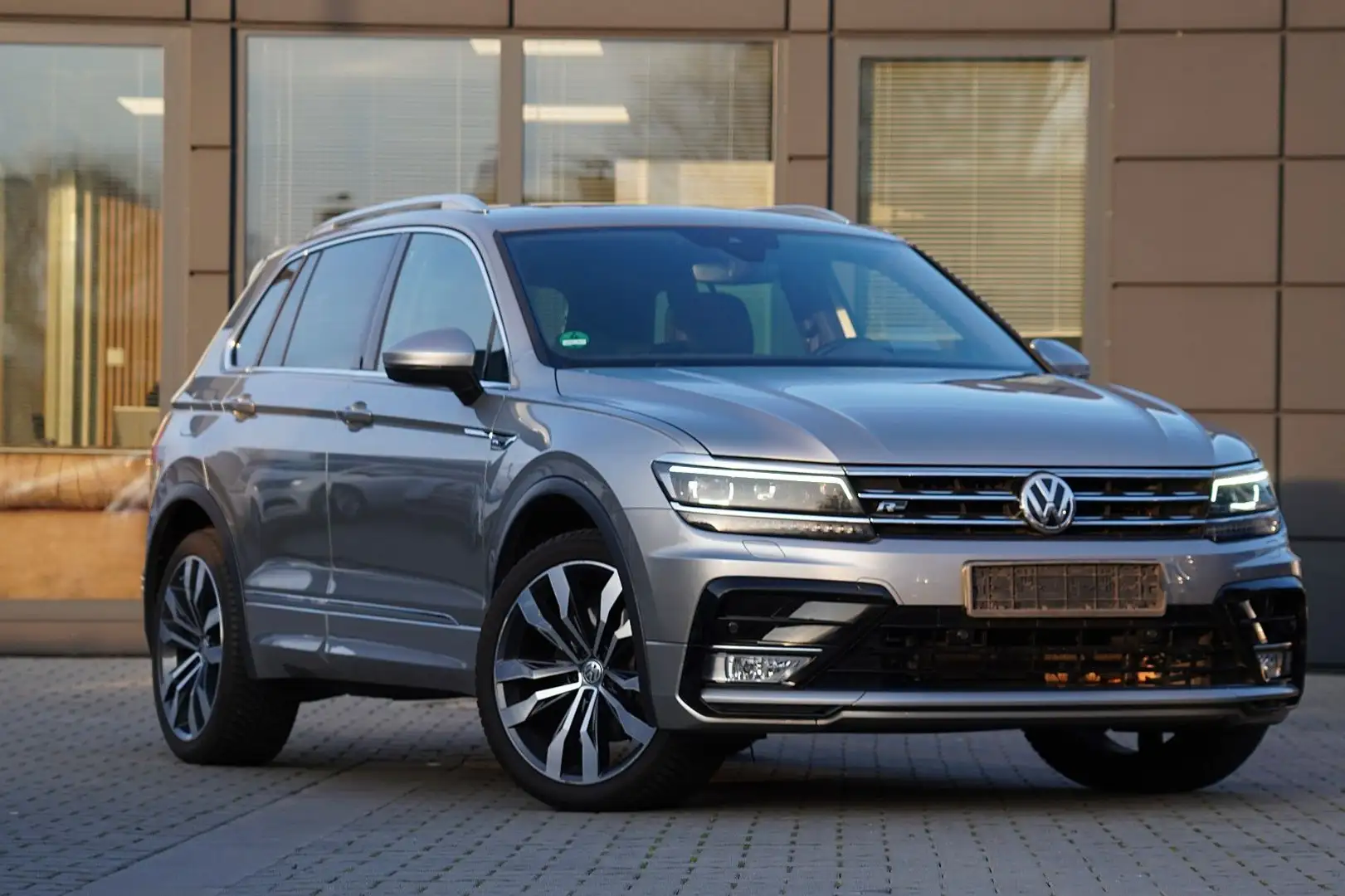 Volkswagen Tiguan Highline BMT 4Motion MIT 2 JAHRE GARANTIE Argent - 1