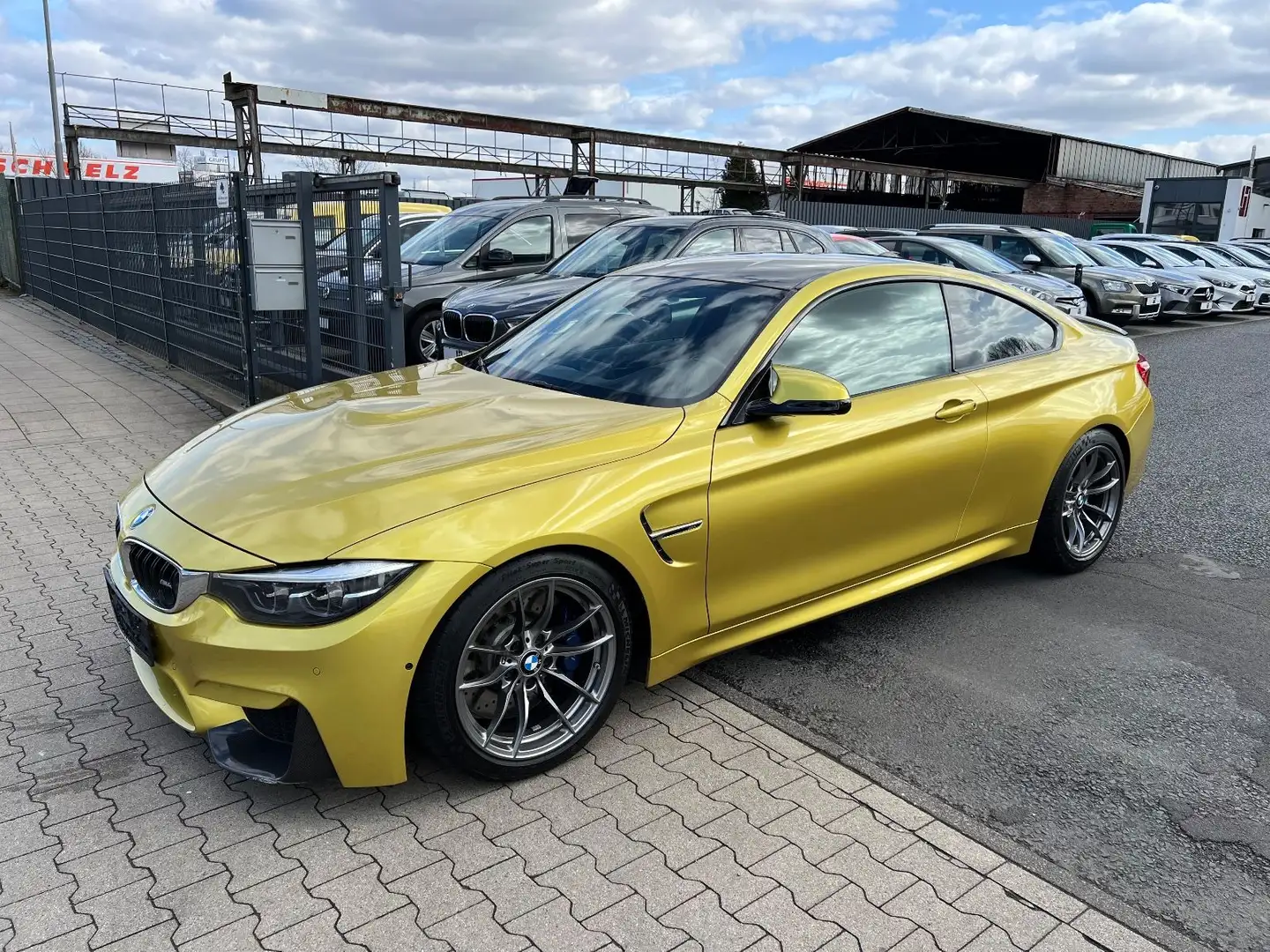 BMW M4 Coupe Carbon/ De.- Auto/ Unfallfrei!/ 2.Hand Żółty - 1