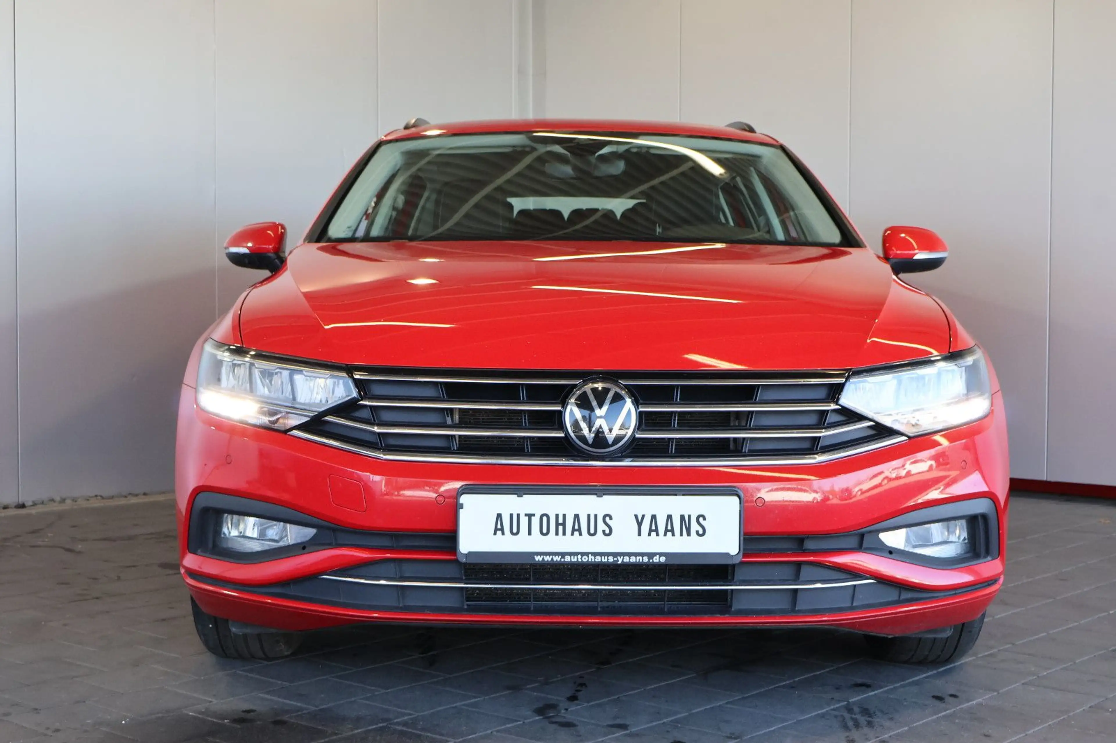 Volkswagen Passat Variant Passat 2.0 TDI Business AID+ACC+LANE+LED+KEY+ALU — photo 2