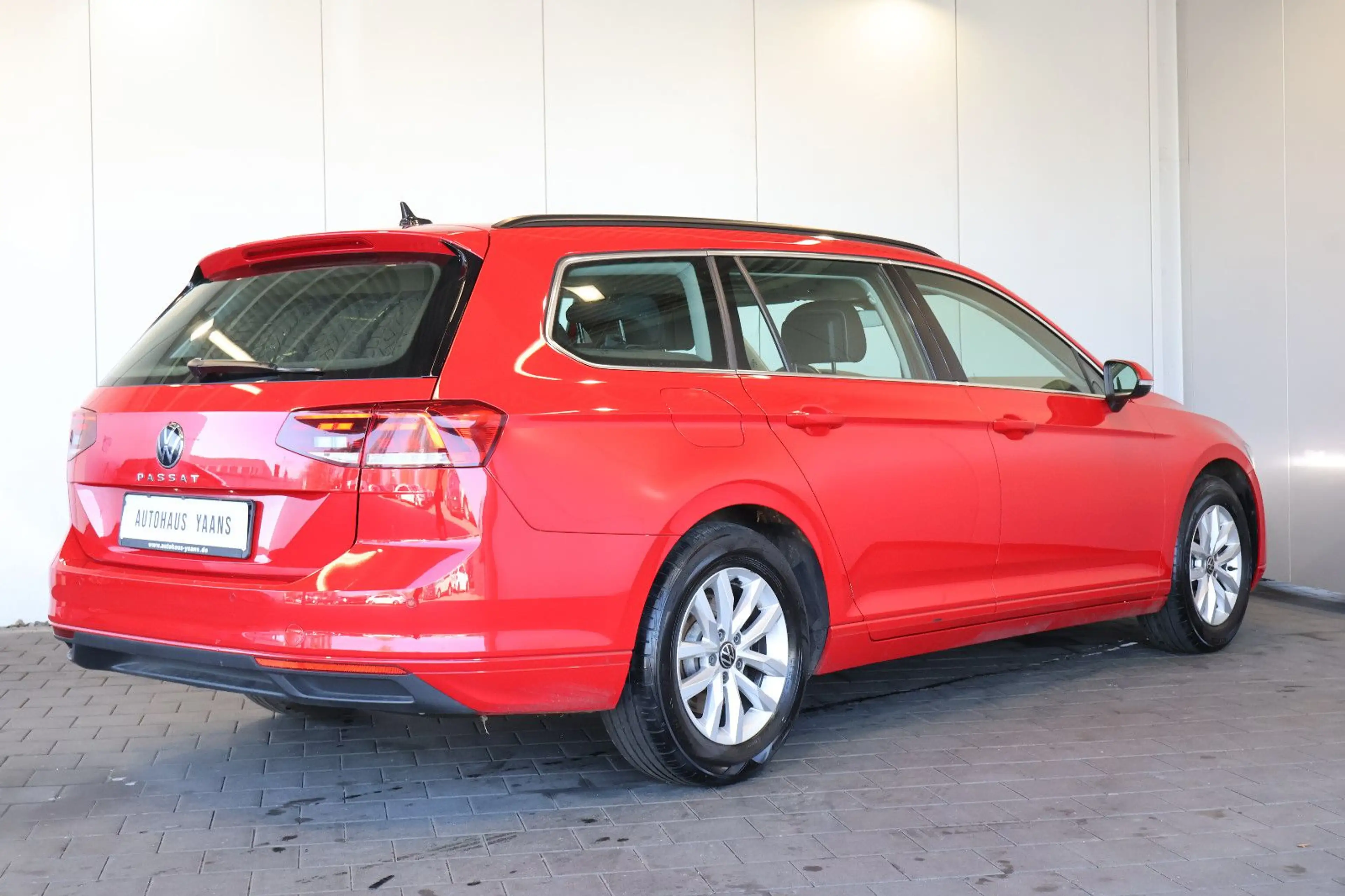 Volkswagen Passat Variant Passat 2.0 TDI Business AID+ACC+LANE+LED+KEY+ALU — photo 4