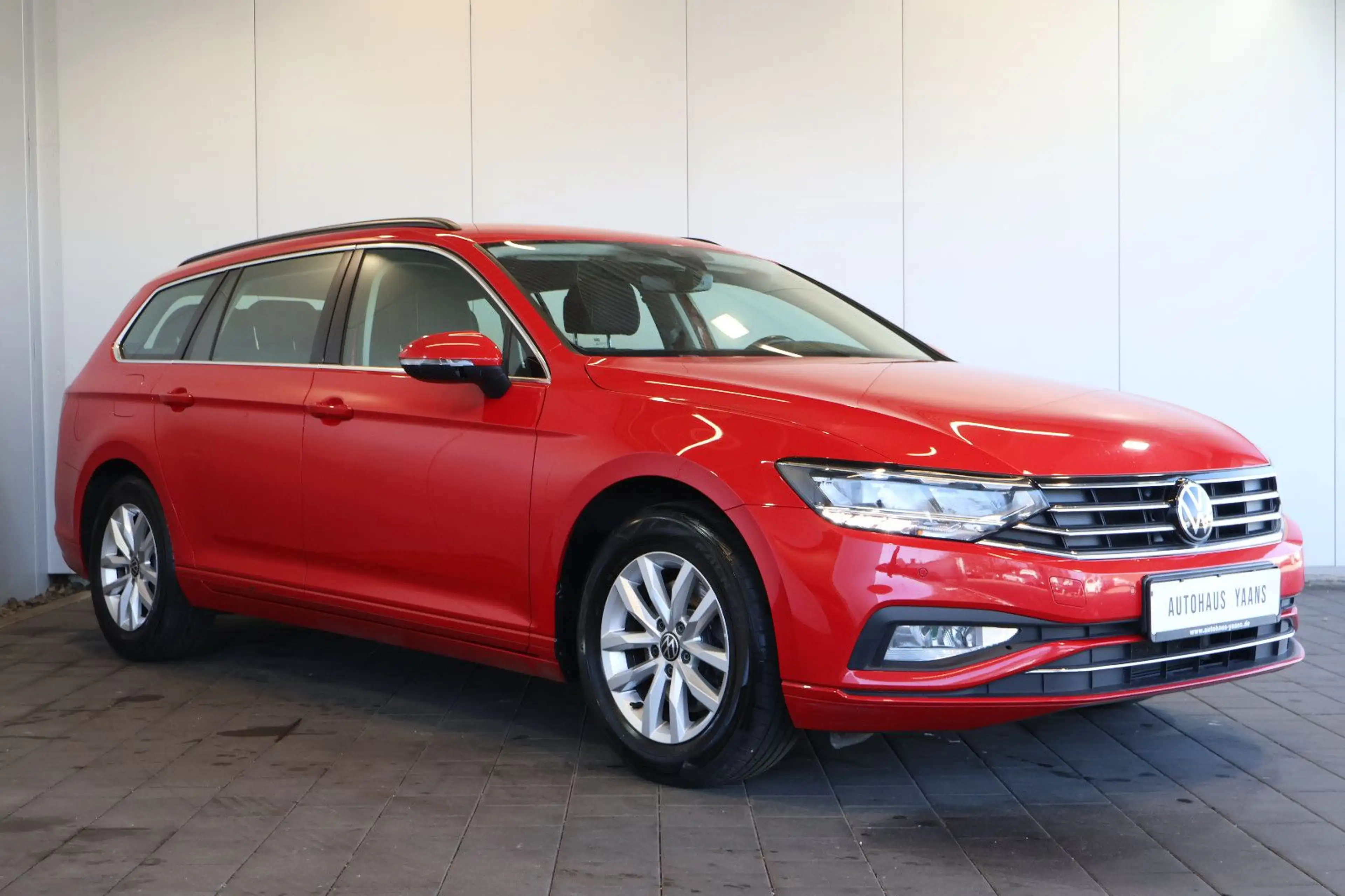 Volkswagen Passat Variant Passat 2.0 TDI Business AID+ACC+LANE+LED+KEY+ALU — photo 3