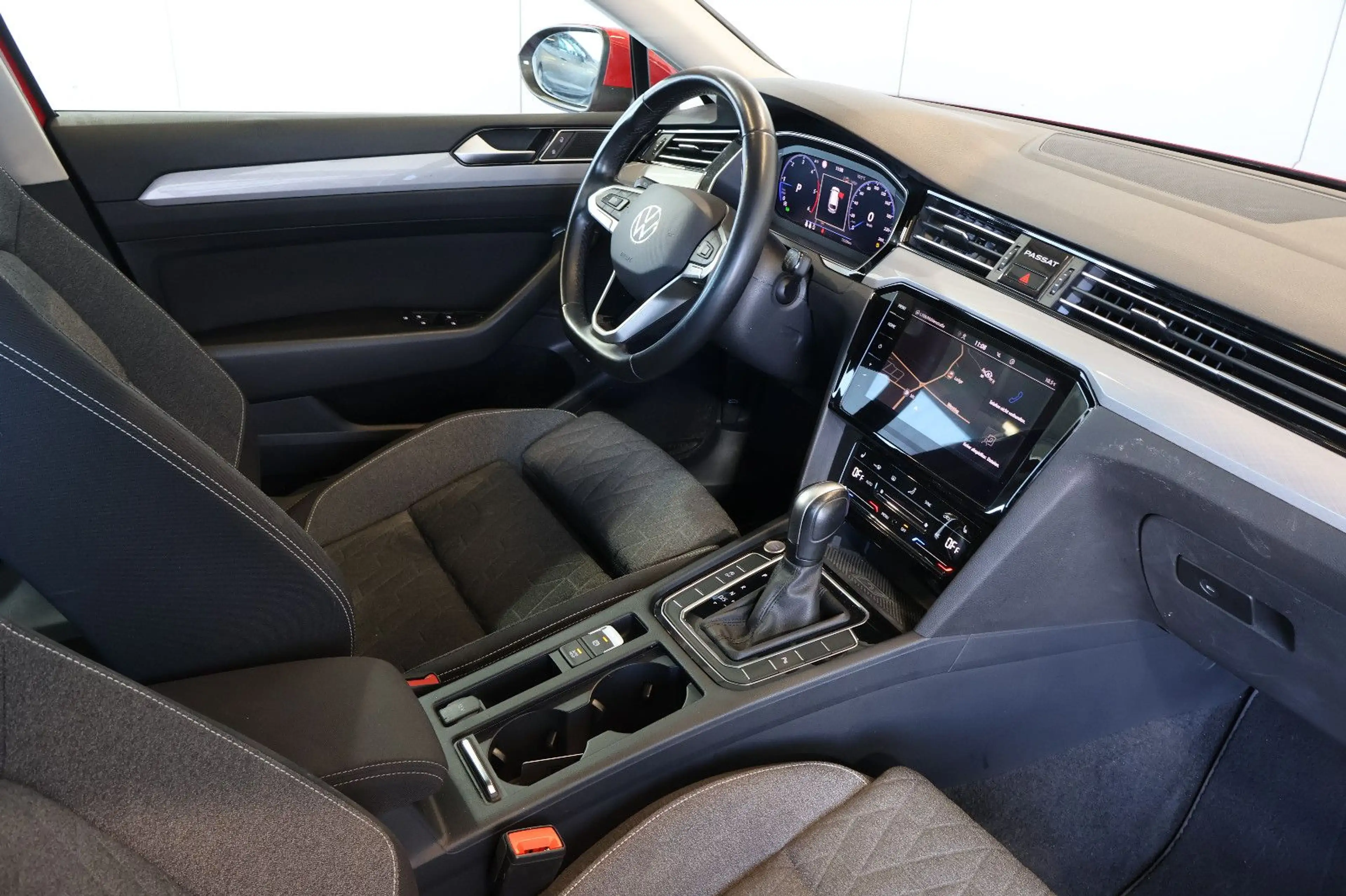 Volkswagen Passat Variant Passat 2.0 TDI Business AID+ACC+LANE+LED+KEY+ALU — photo 13
