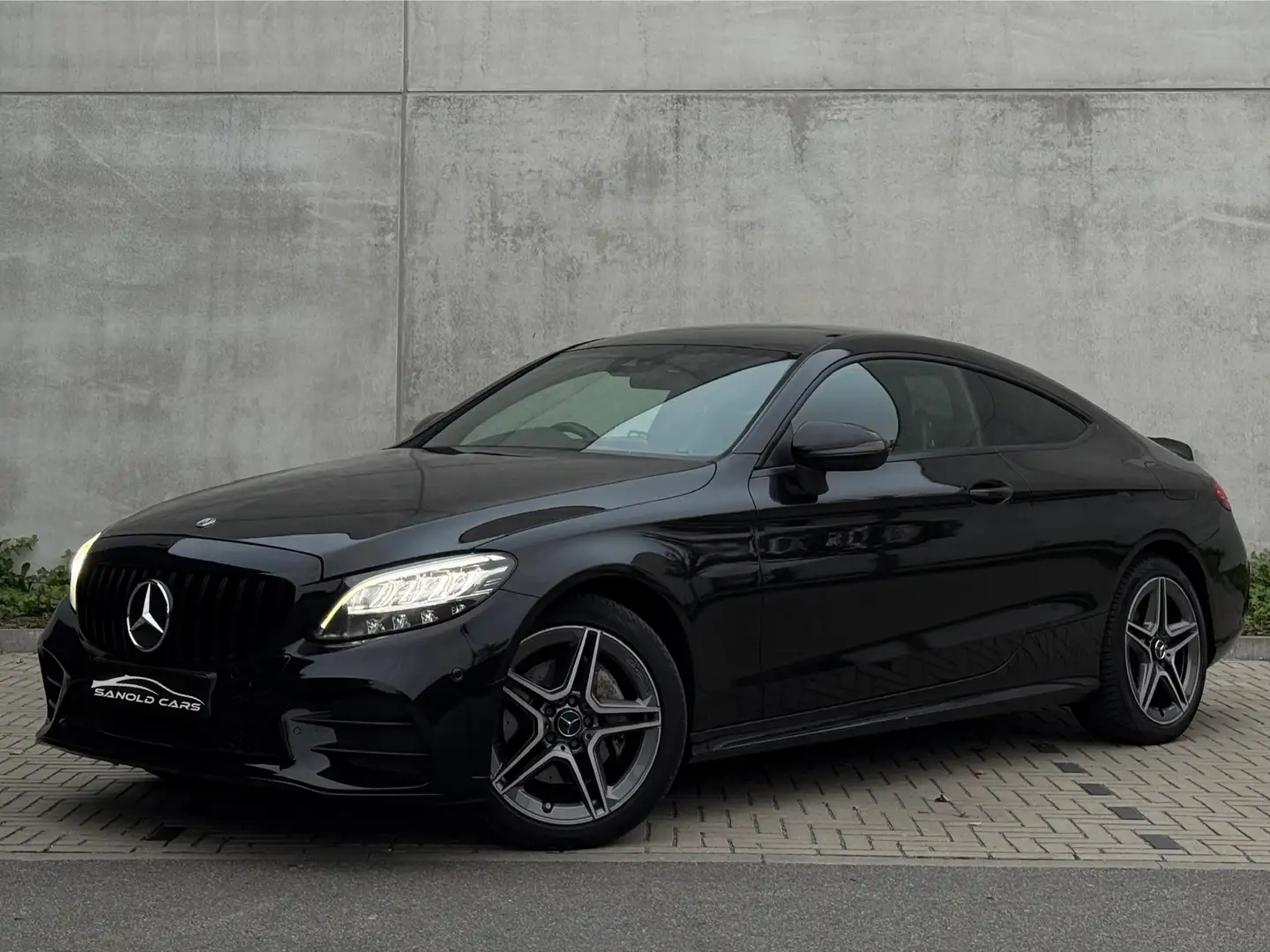 Mercedes-Benz C 180 Coupe C180 AMG Line • Automatique • Garantie Noir - 2