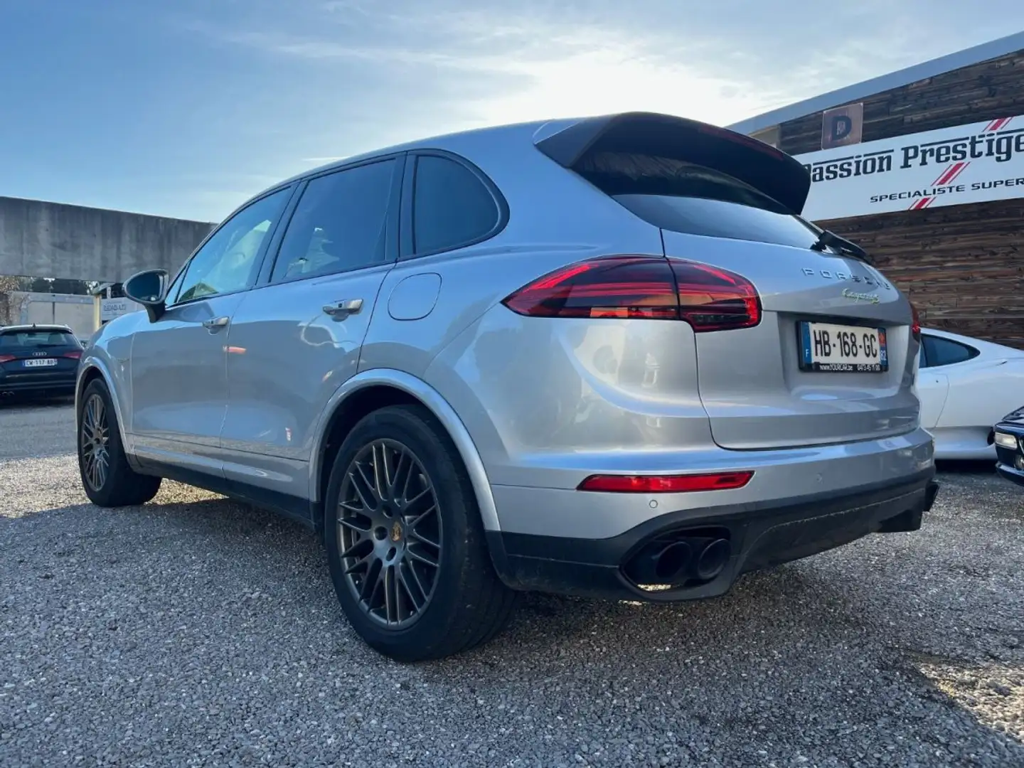 Porsche Cayenne S Hybrid Platinum V6 3.0L 416cv Grau - 2
