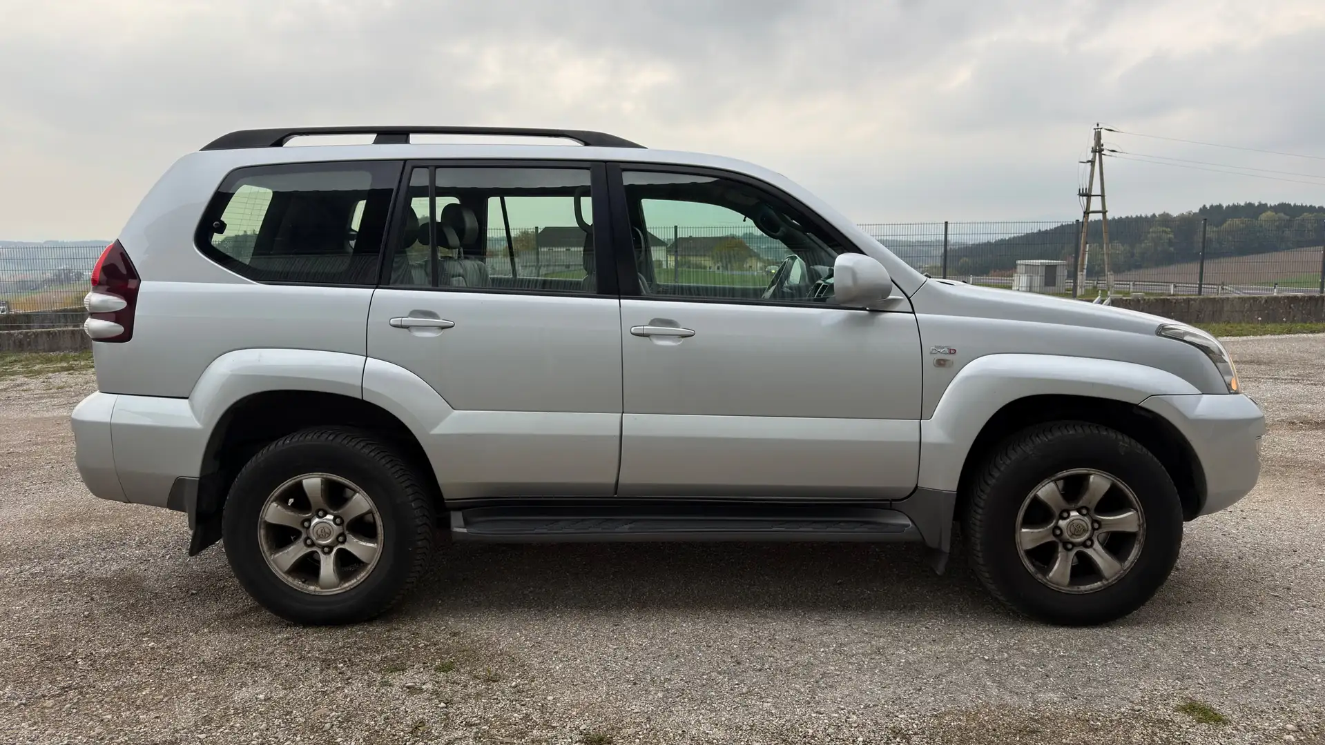 Toyota Land Cruiser Landcruiser 300 3,0 D-4D 175 VX Aut. VX Silber - 2