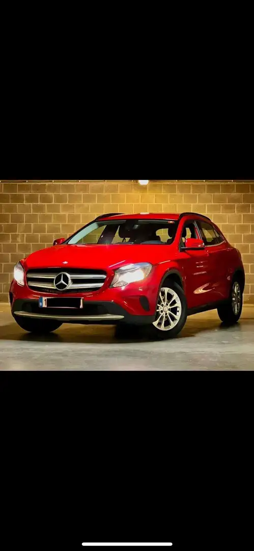 Mercedes-Benz GLA 180 (CDI) d 7G-DCT Rood - 1
