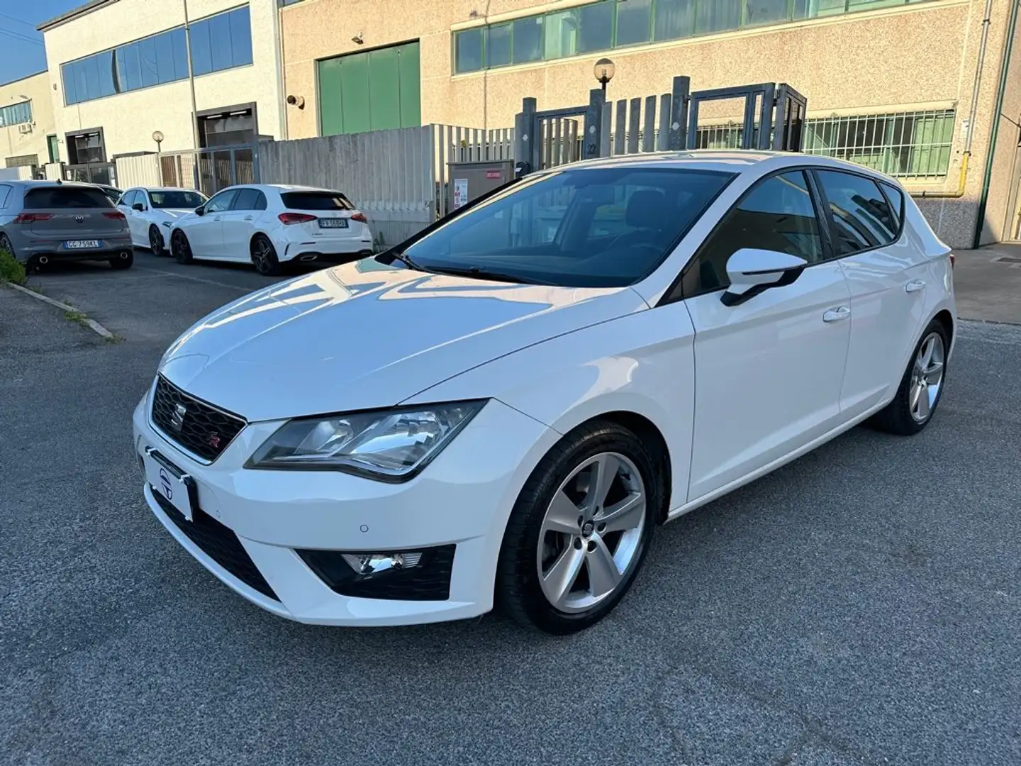 SEAT Leon 2.0 TDI 184 CV 5p. FR Bianco - 1