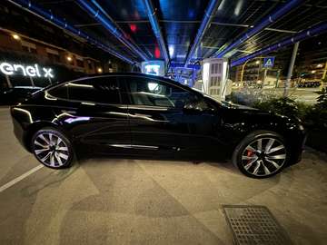Long Range Dual Motor awd  highland. Carbon Pack