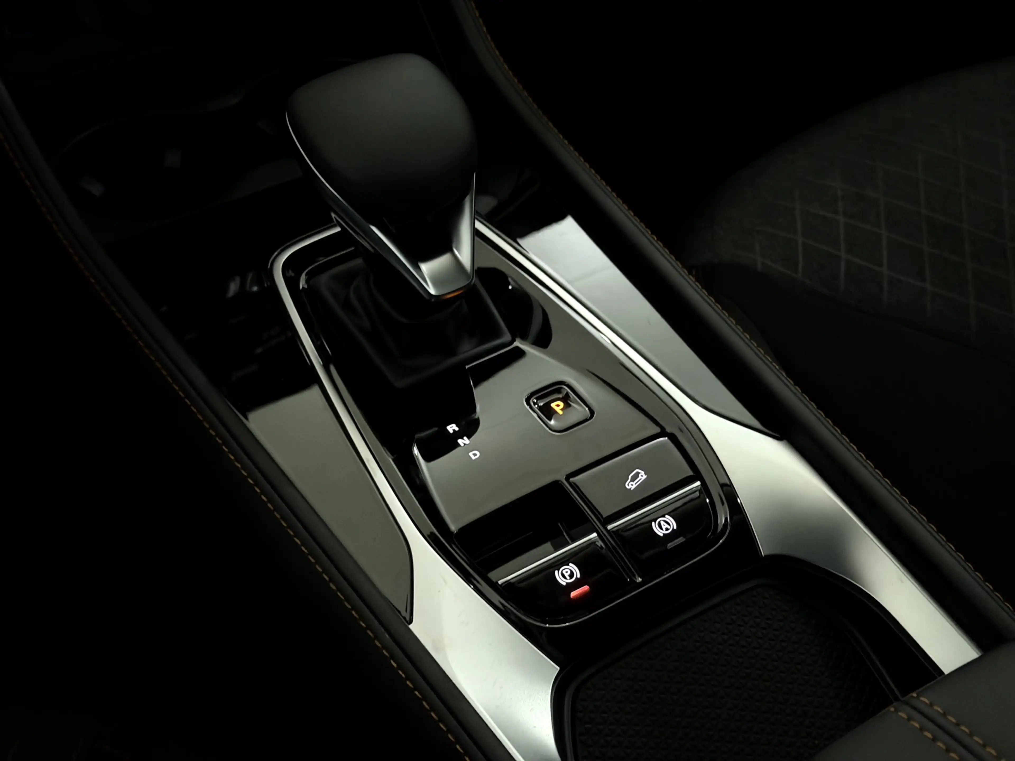 MG EHS 1.5 TGDI Comfort Plug-in Camera, Navi, Apple carpl — photo 15