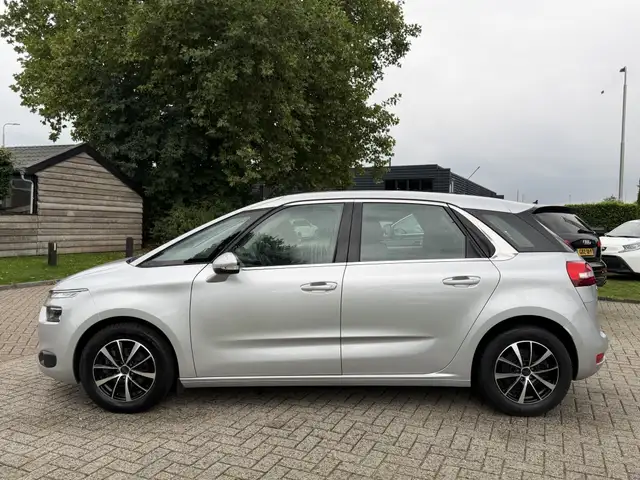Citroen C4 Picasso view 6