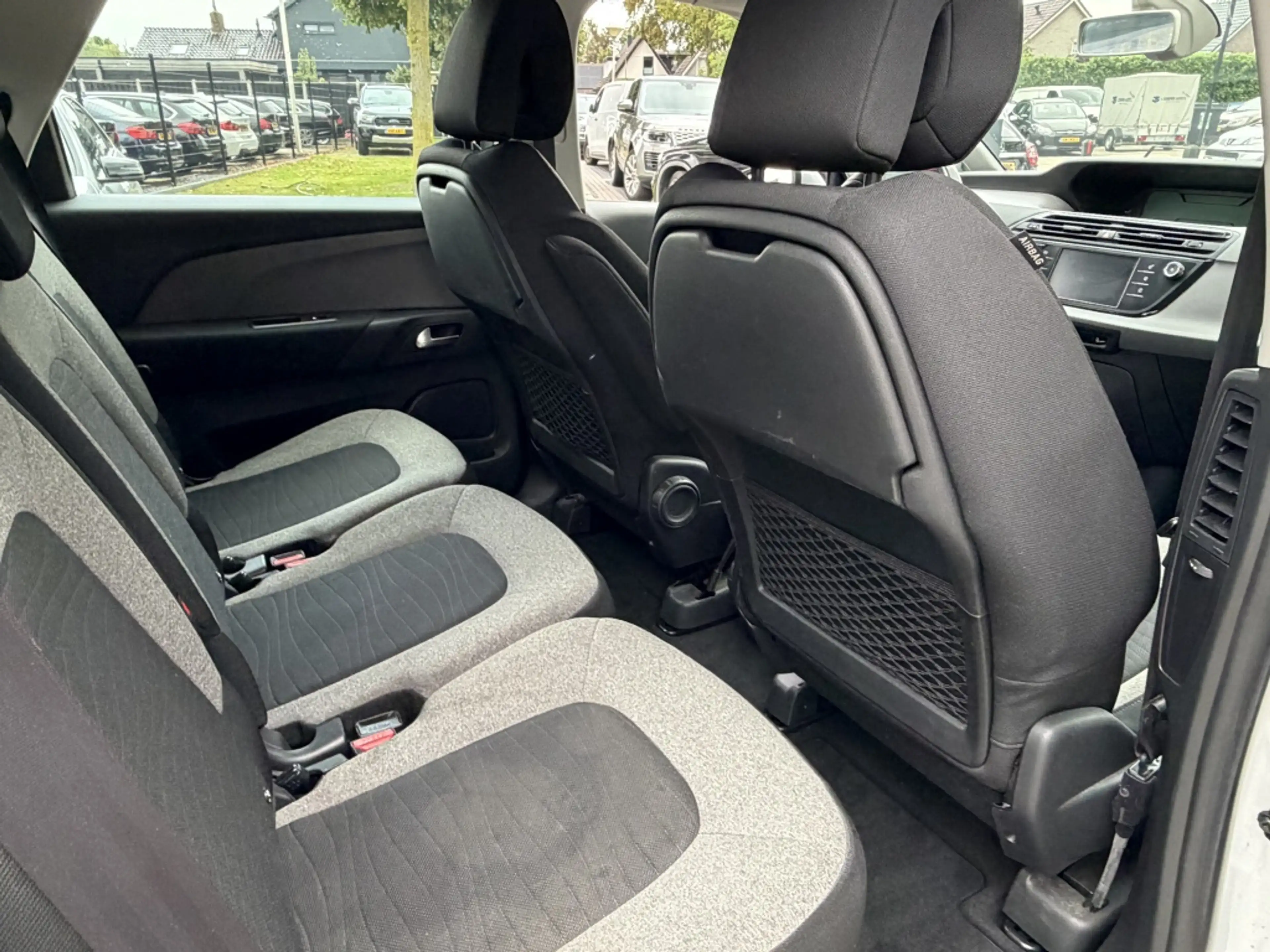 Citroen C4 Picasso 1.2 Benzine Grijs 2015 Trekhaak 97.000 KM NL Auto — photo 9