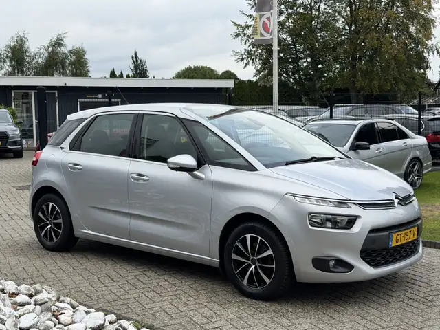 Citroen C4 Picasso view 4