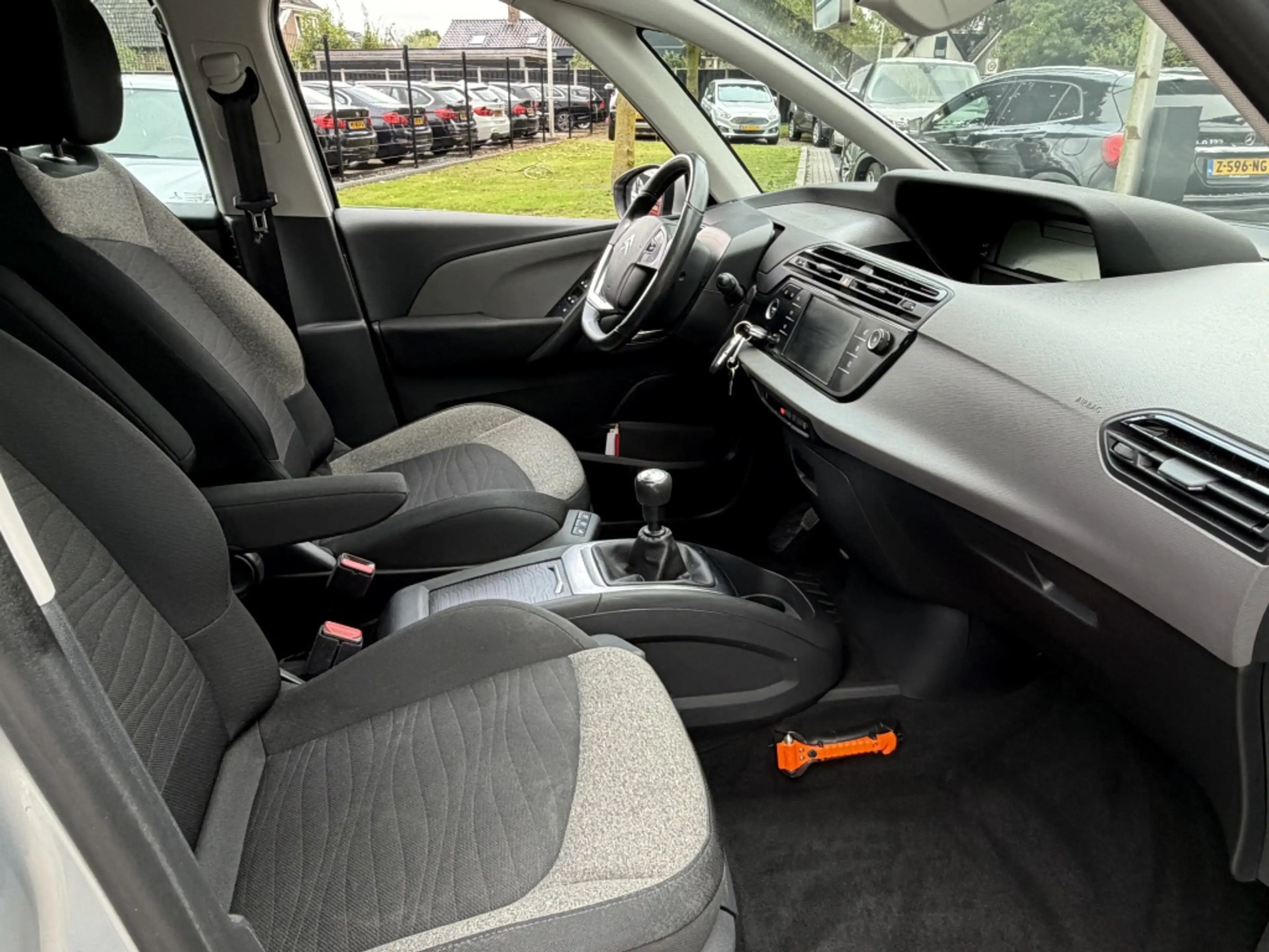 Citroen C4 Picasso 1.2 Benzine Grijs 2015 Trekhaak 97.000 KM NL Auto — photo 7