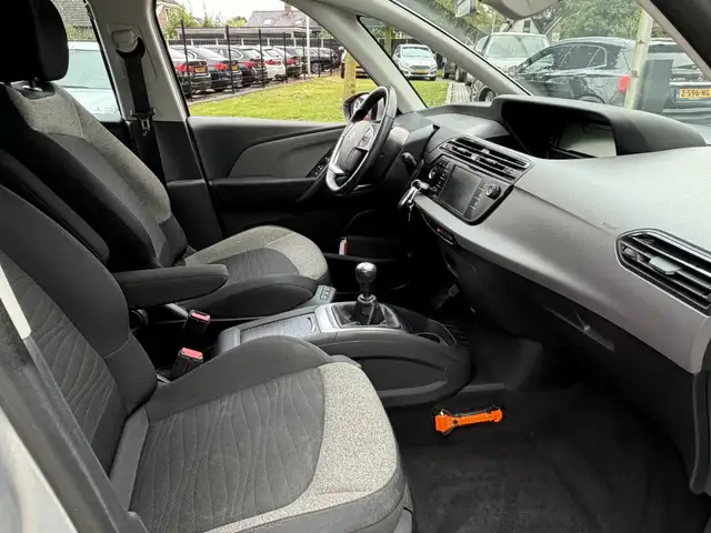 Citroen C4 Picasso view 7