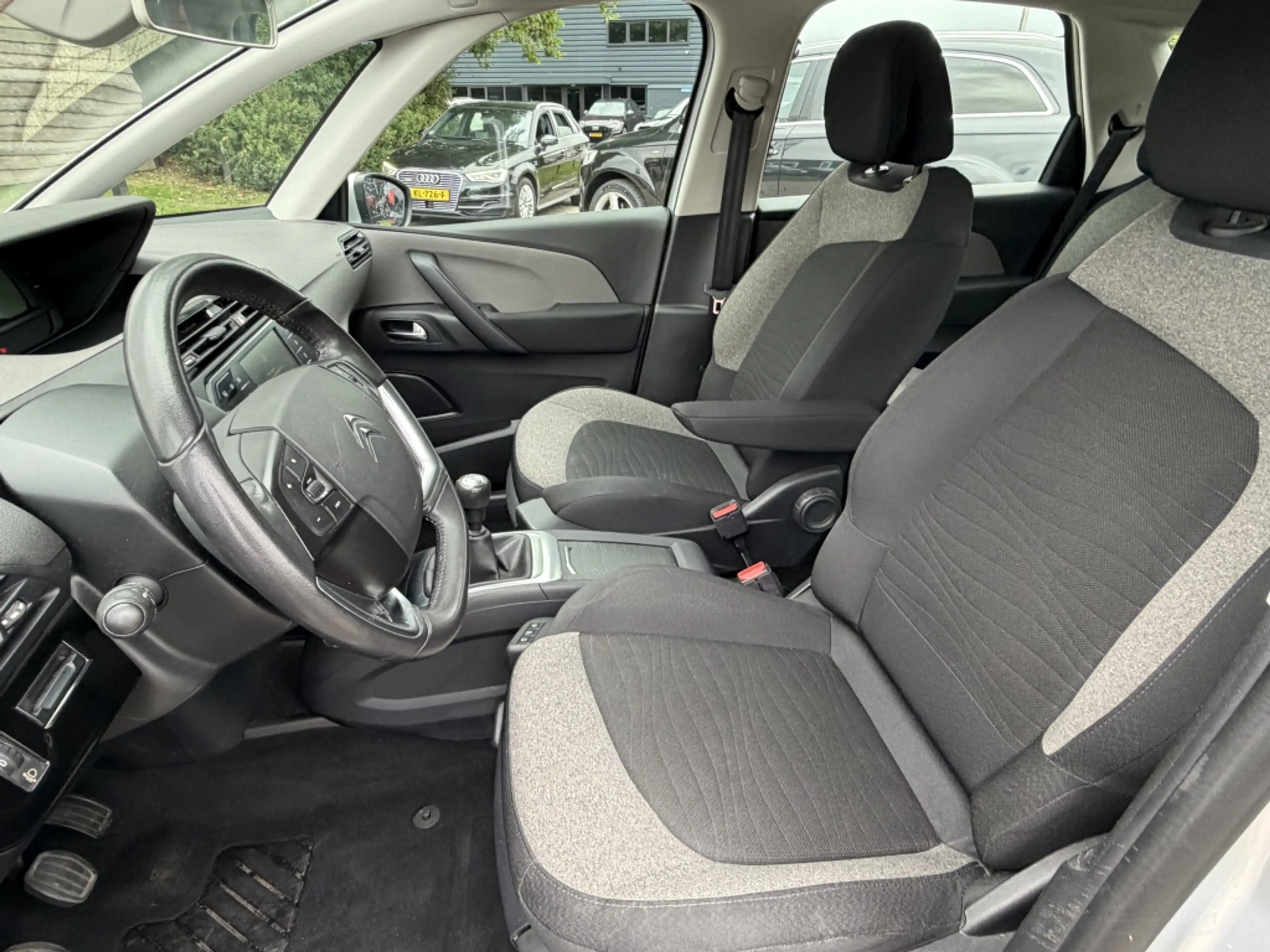 Citroen C4 Picasso 1.2 Benzine Grijs 2015 Trekhaak 97.000 KM NL Auto — photo 10