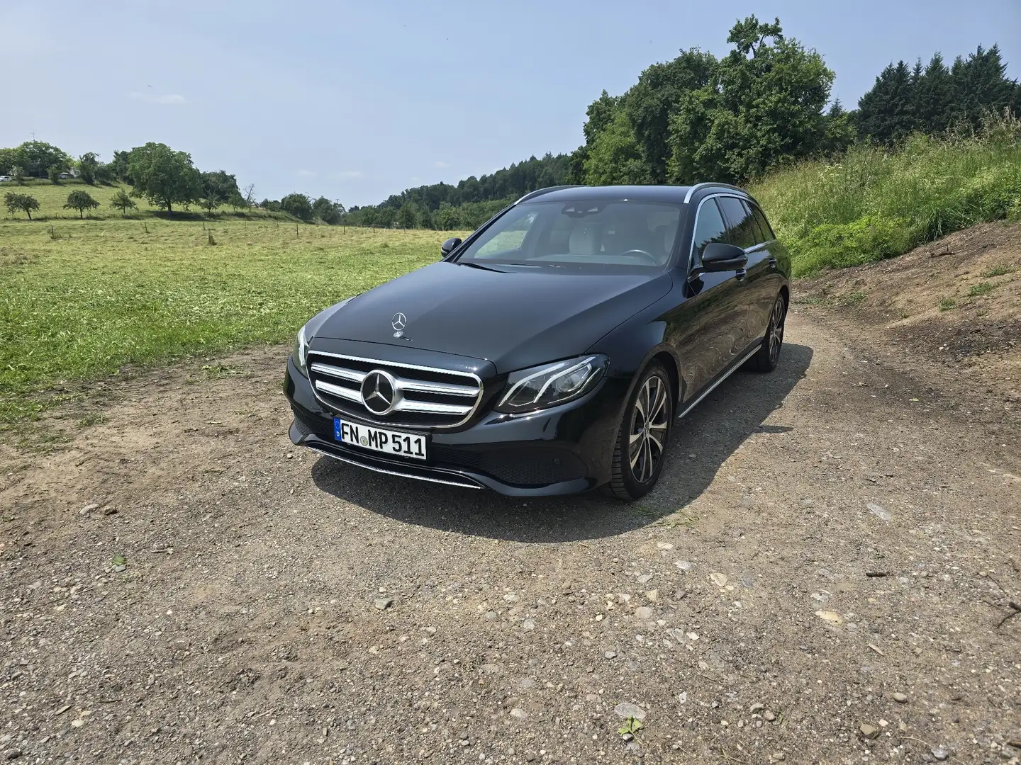 Mercedes-Benz E 300 d T 9G-TRONIC Avantgarde - 2