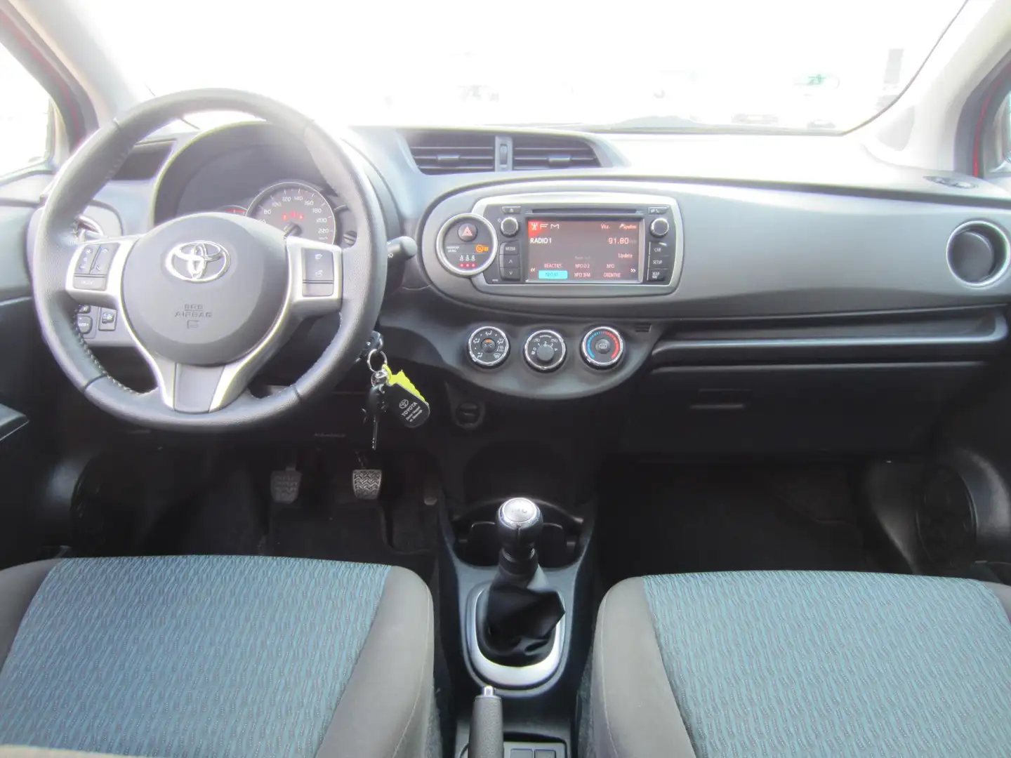 Toyota Yaris 1.0 VVT-i Aspiration Airco Trekhaak Rojo - 2