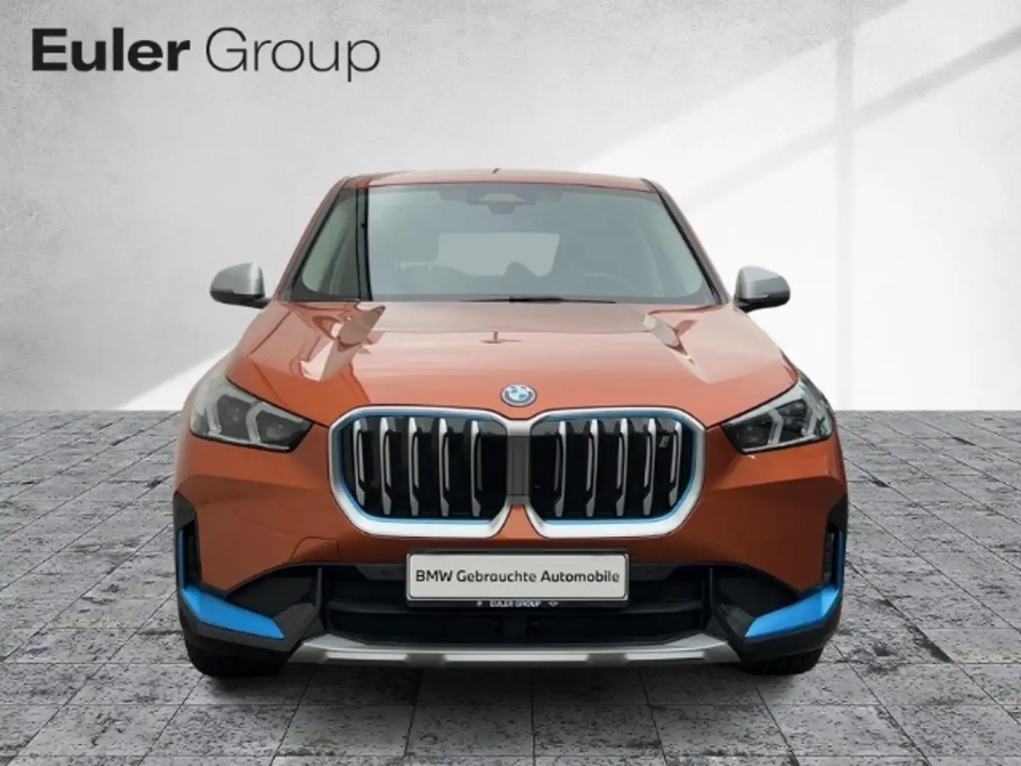 BMW iX1 xDrive 30 Adapt. Fahrwerk Sportsitze HiFi LED Orange - 2