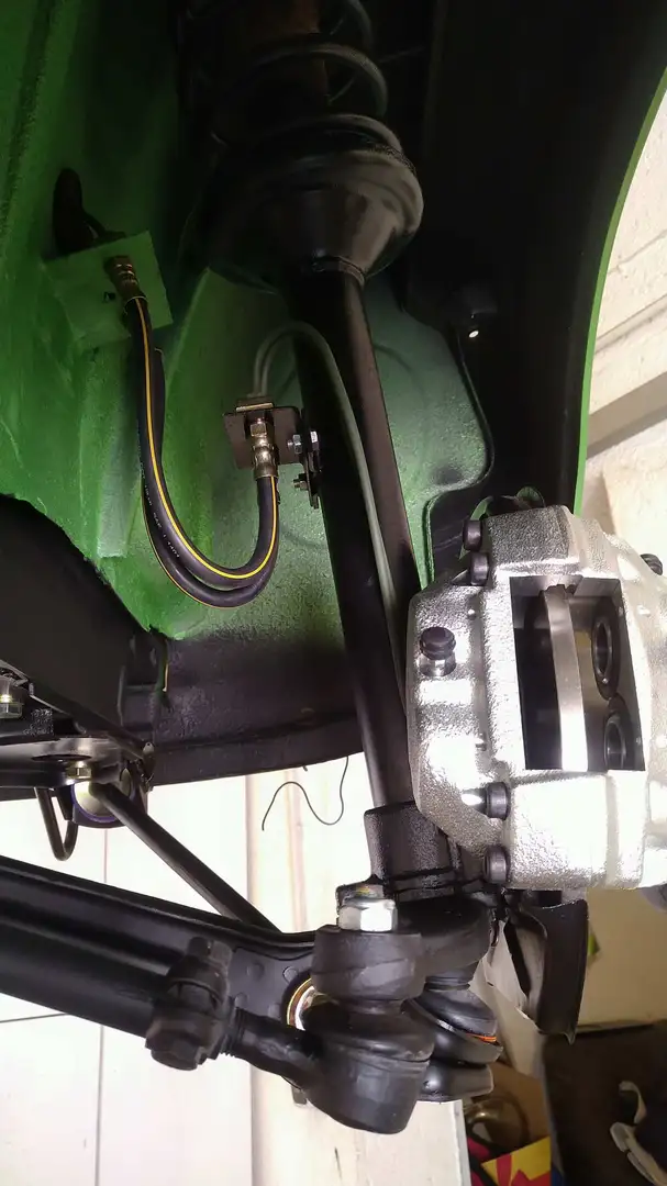 BMW 2002 2002 mit 2,2 Liter Hubraum 168 PS Grün - 2