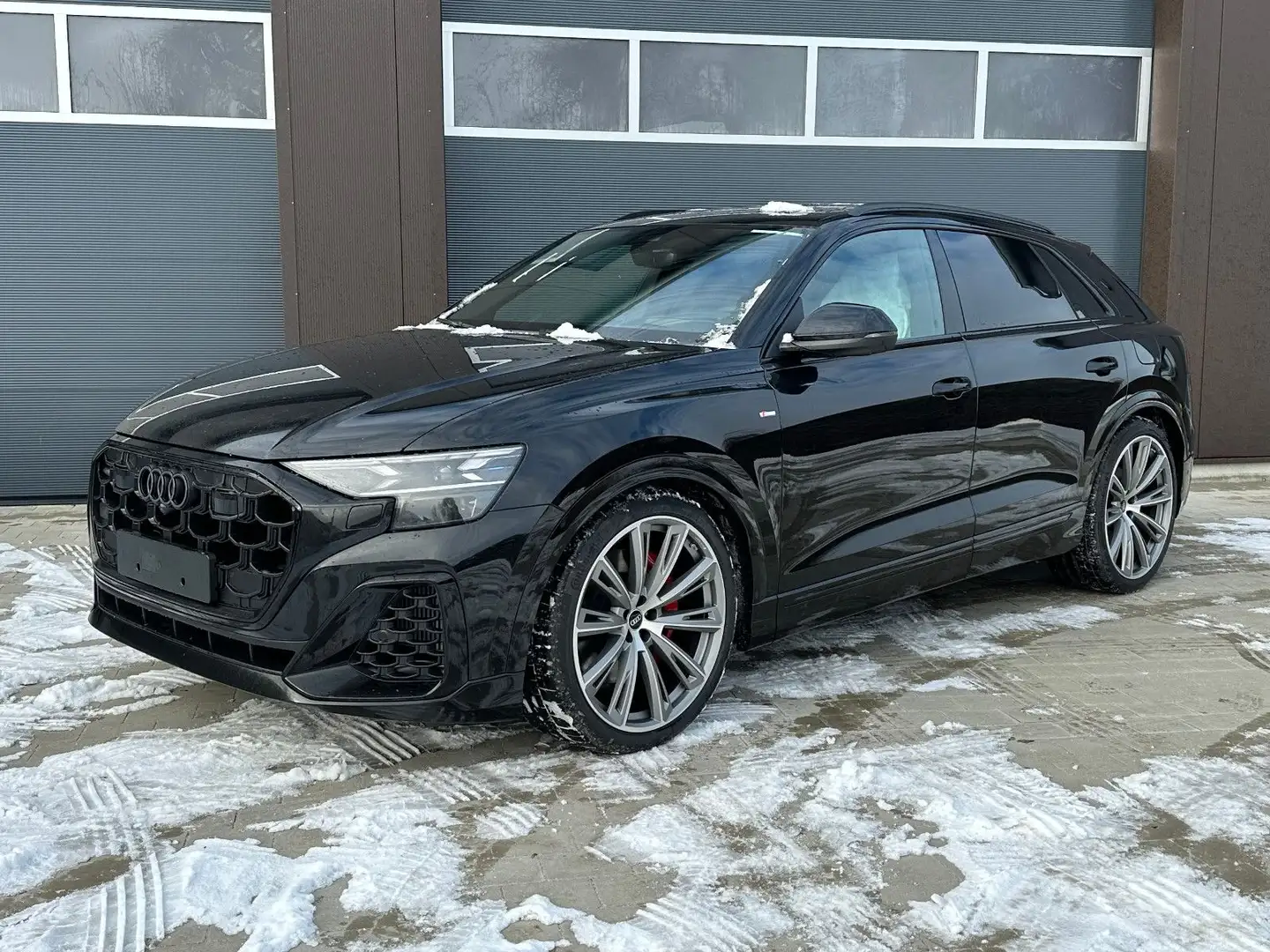 Audi Q8 SUV 55 TFSIe qu. S-line MASSAGE PANO AHK Schwarz - 1