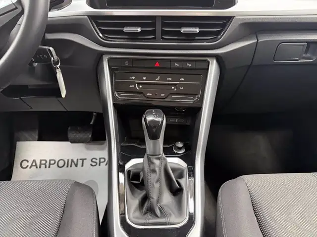 Volkswagen T-Roc view 13