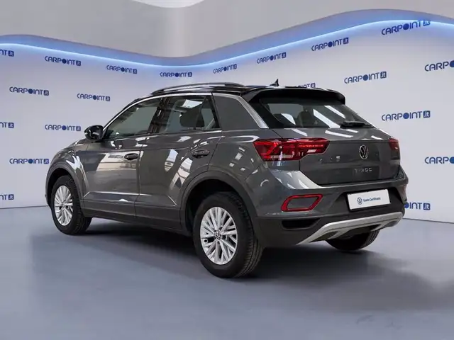 Volkswagen T-Roc view 5