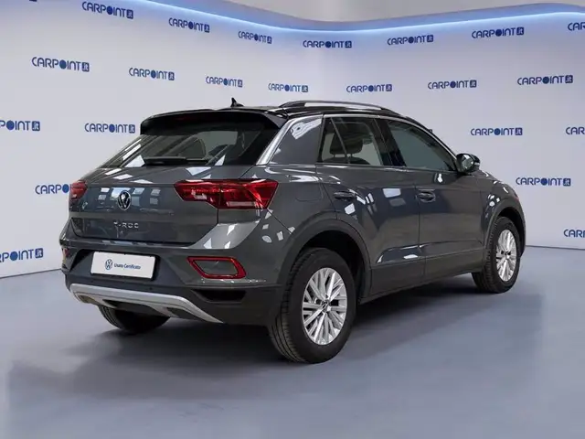 Volkswagen T-Roc view 7