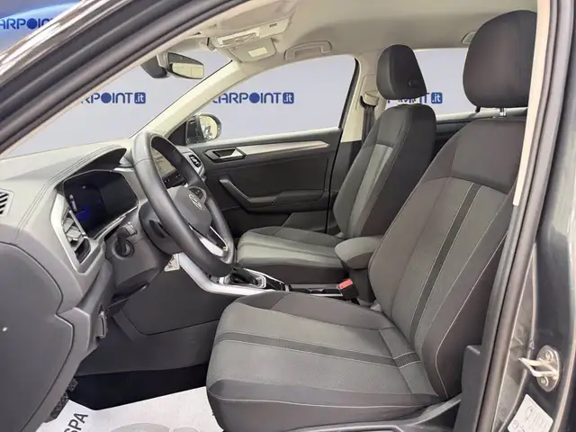 Volkswagen T-Roc view 11