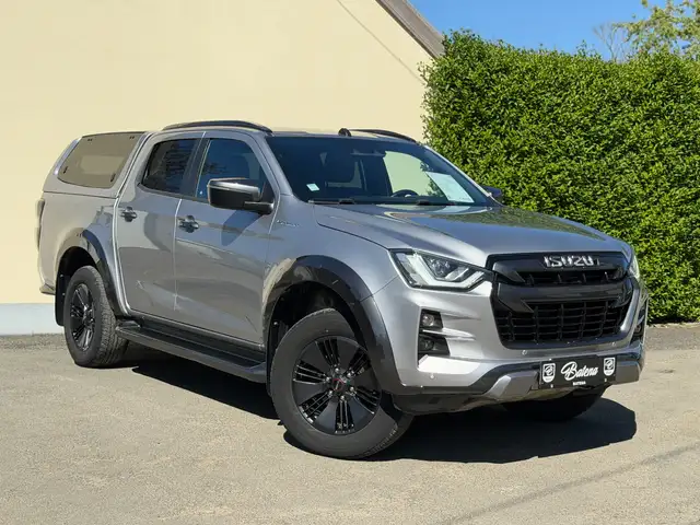 Isuzu D-Max 1.9 4WD V-Cross Camera Trekhaak 3500 KG