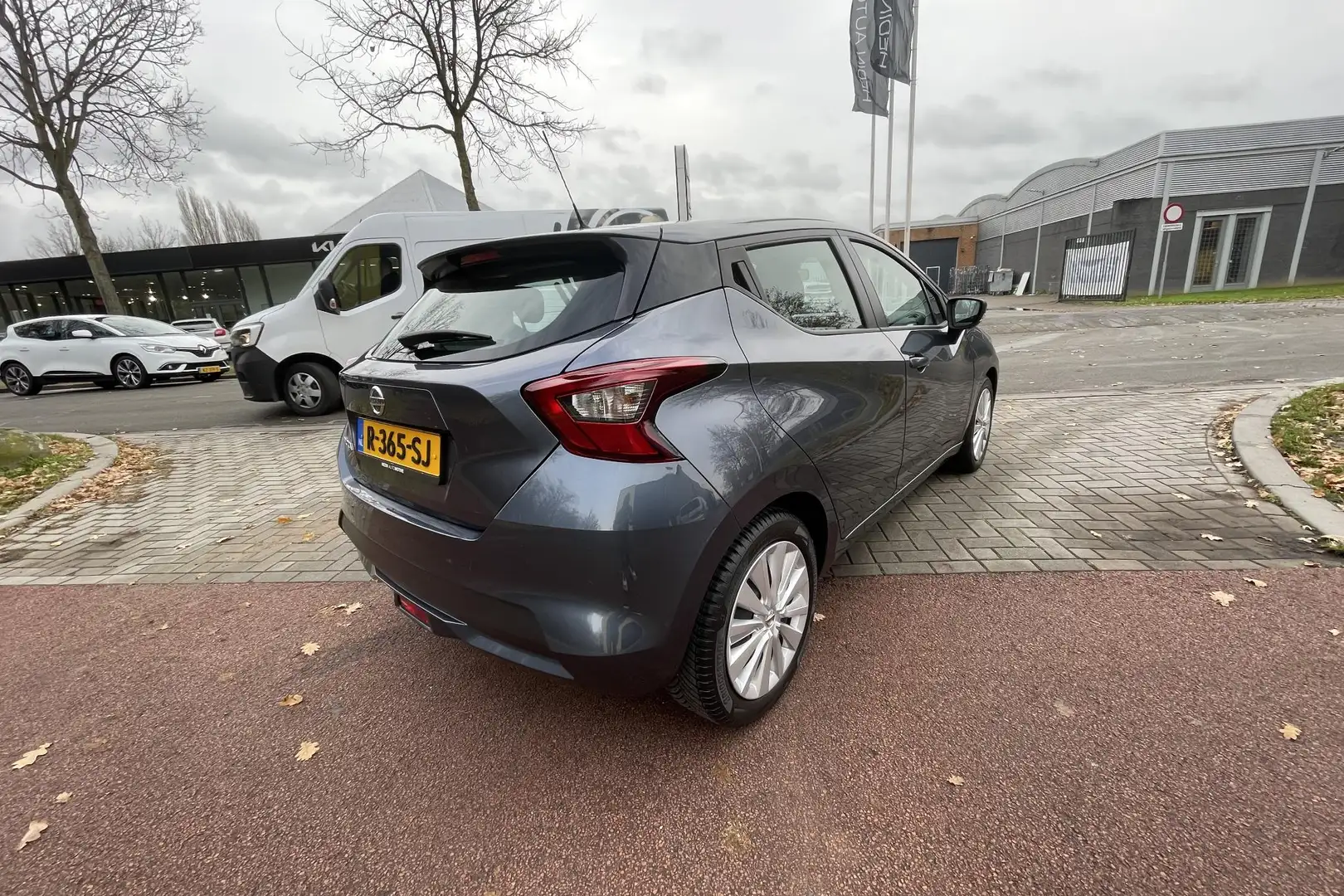 Nissan Micra 1.0 IG-T Acenta BLUETOOTH | AIRCO | CRUISE CONTROL Grijs - 2