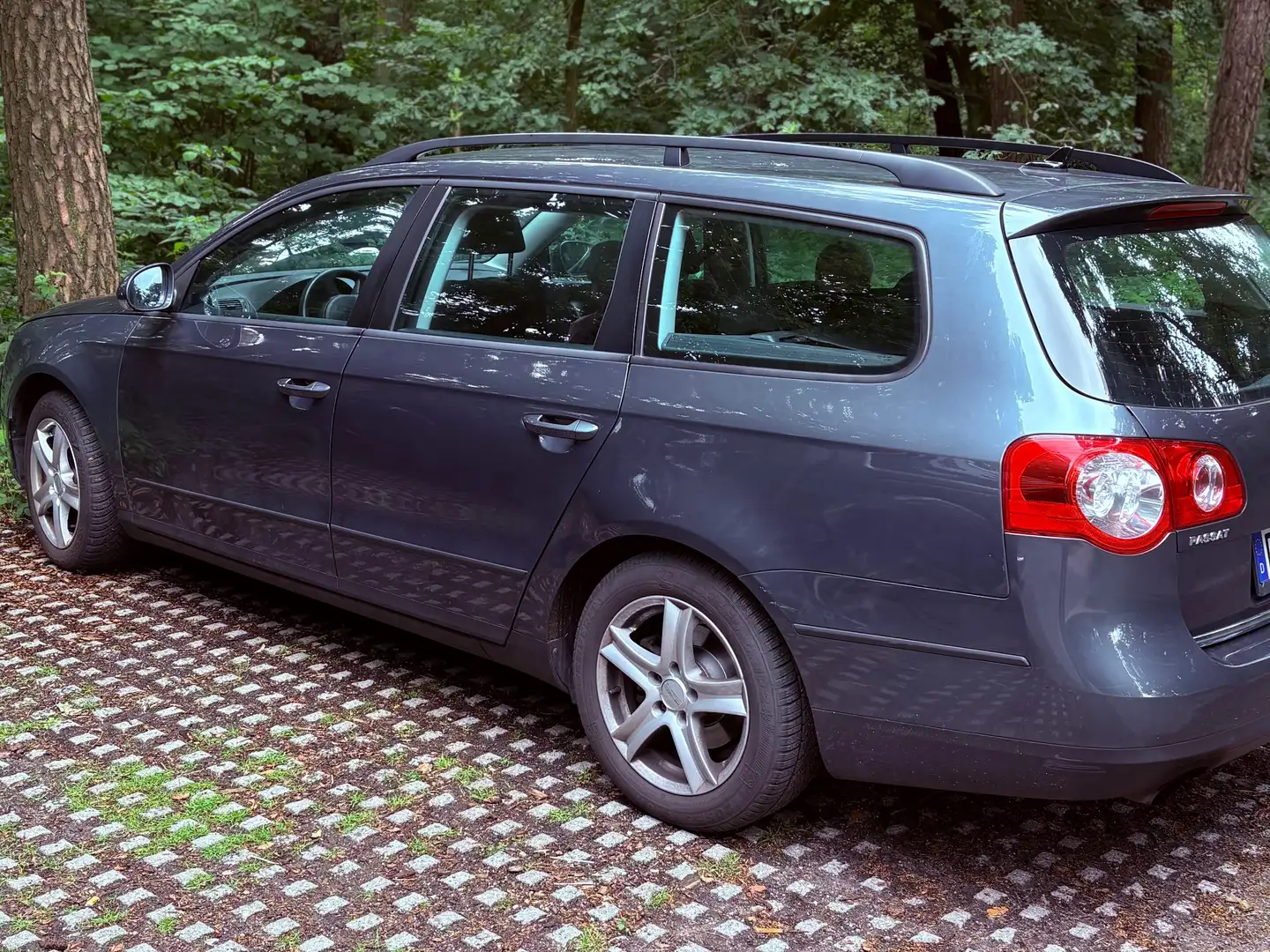 Volkswagen Passat Variant 1.6 Trendline - 1