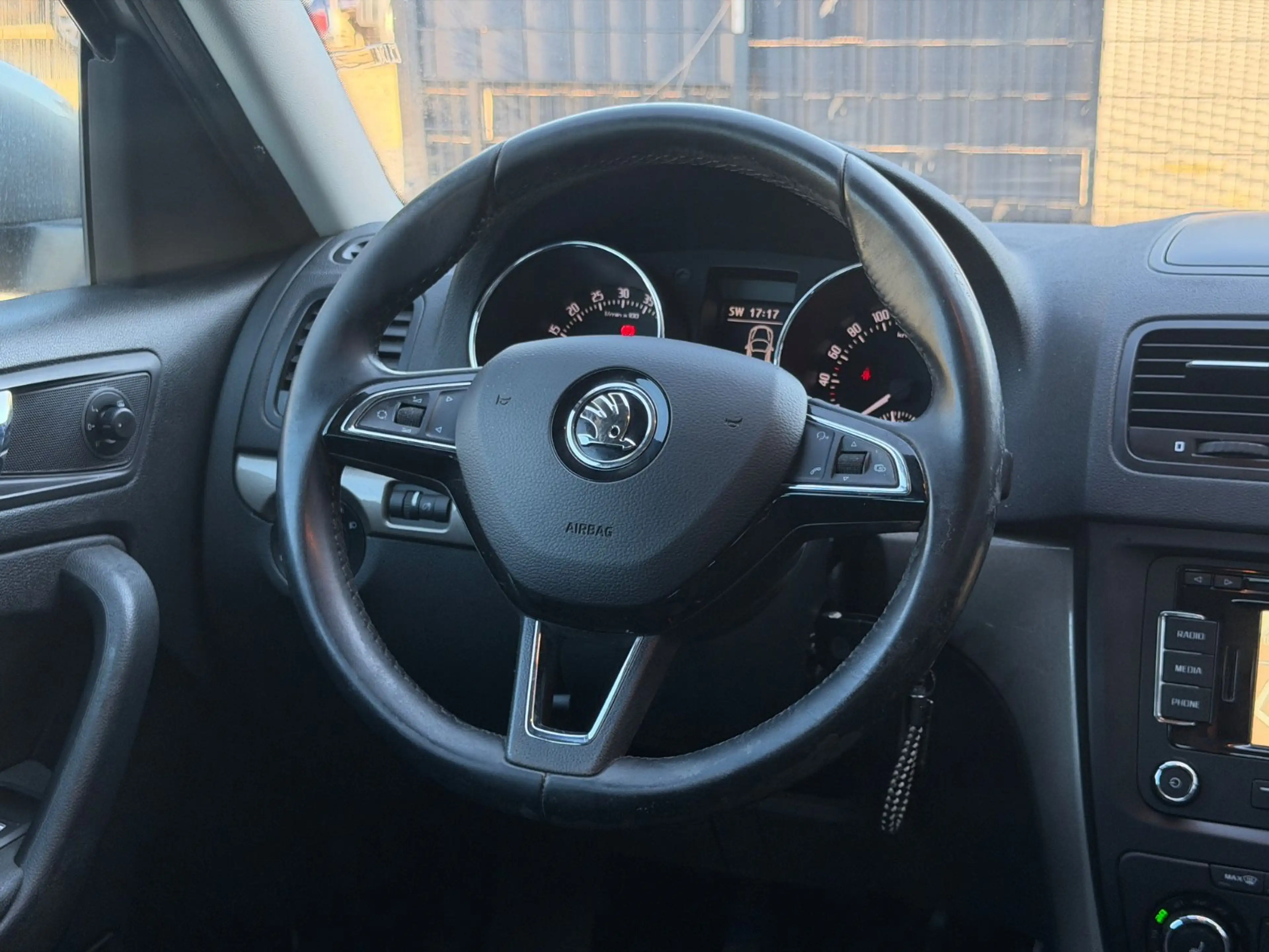 Skoda Yeti Elegance 4x4 Navi AHK — photo 14
