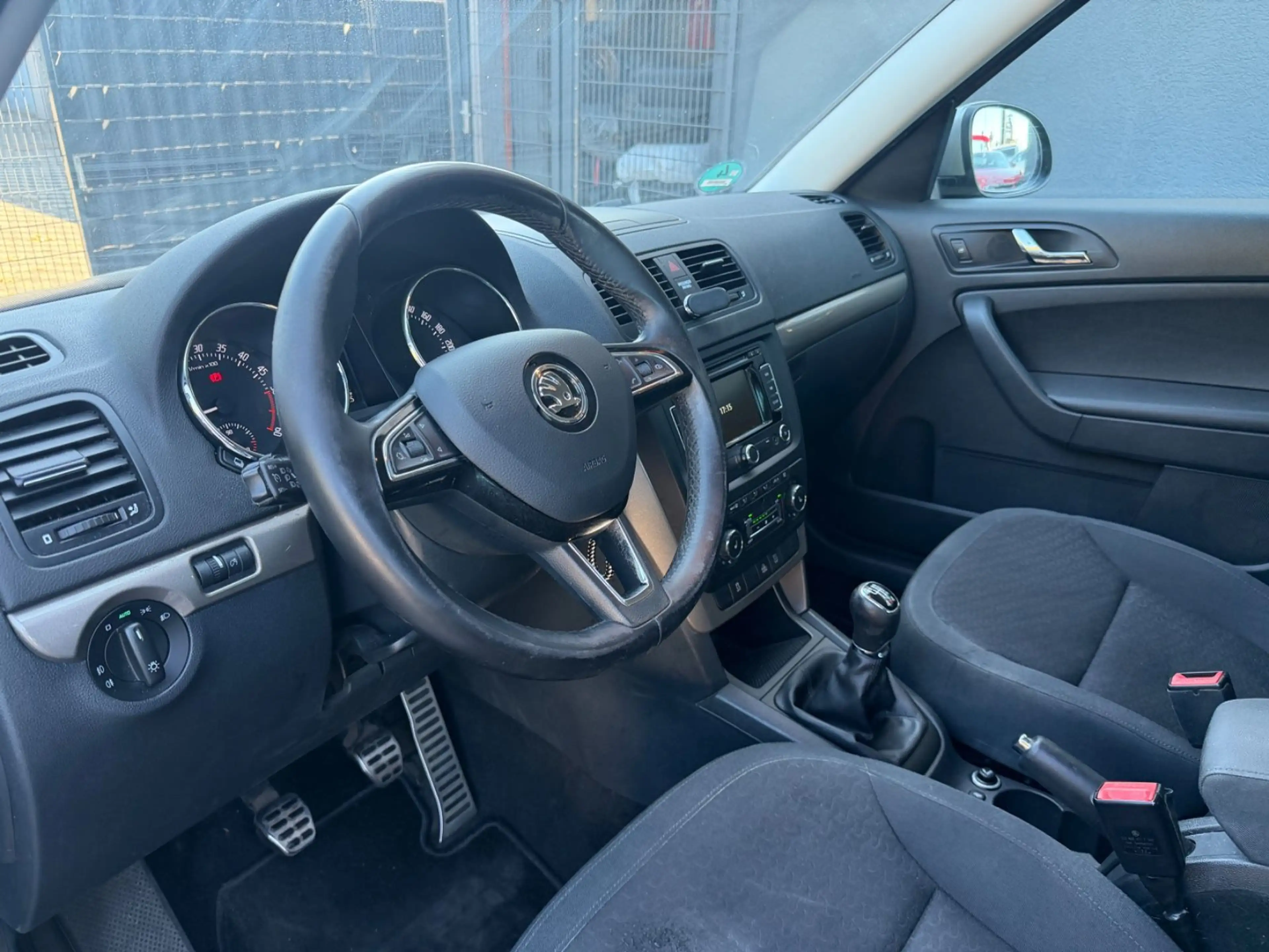 Skoda Yeti Elegance 4x4 Navi AHK — photo 6