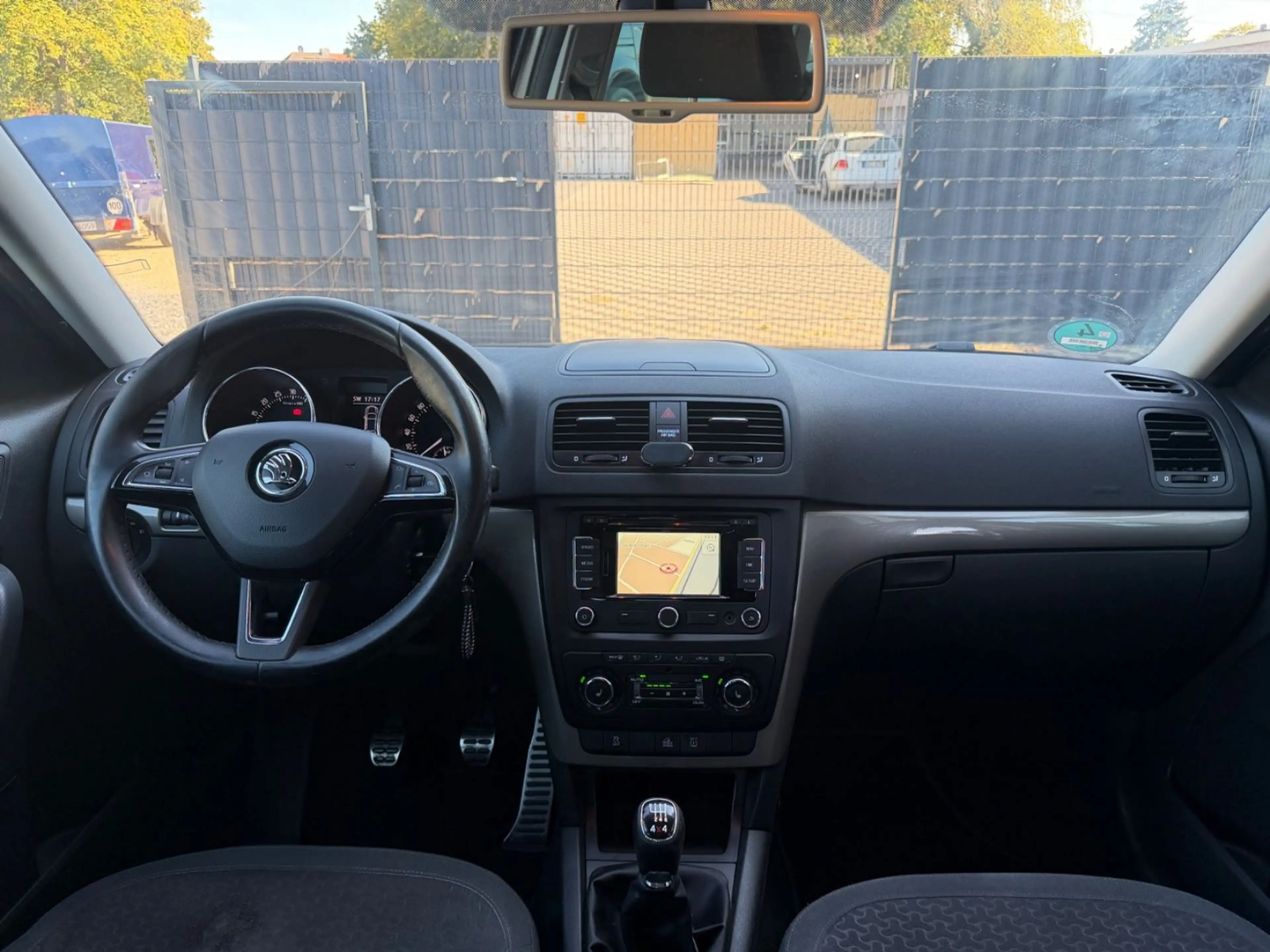 Skoda Yeti Elegance 4x4 Navi AHK — photo 13