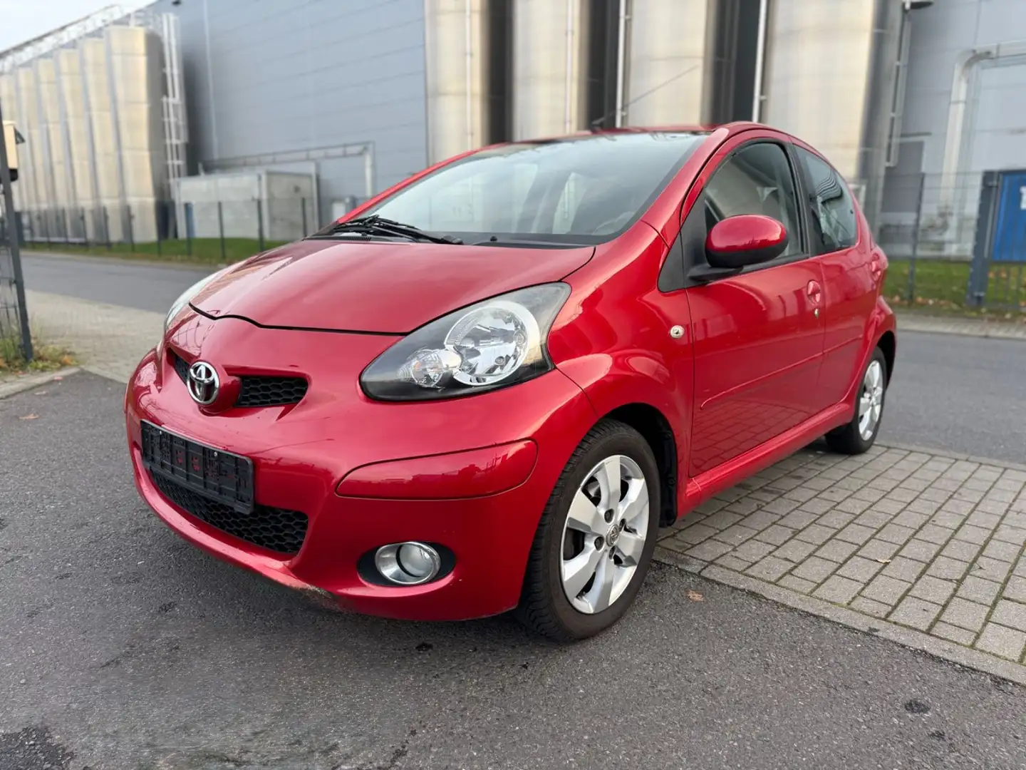 Toyota AYGO CoolRed AUTOMATIK KLIMA ALUFELGEN TÜV Червоний - 1