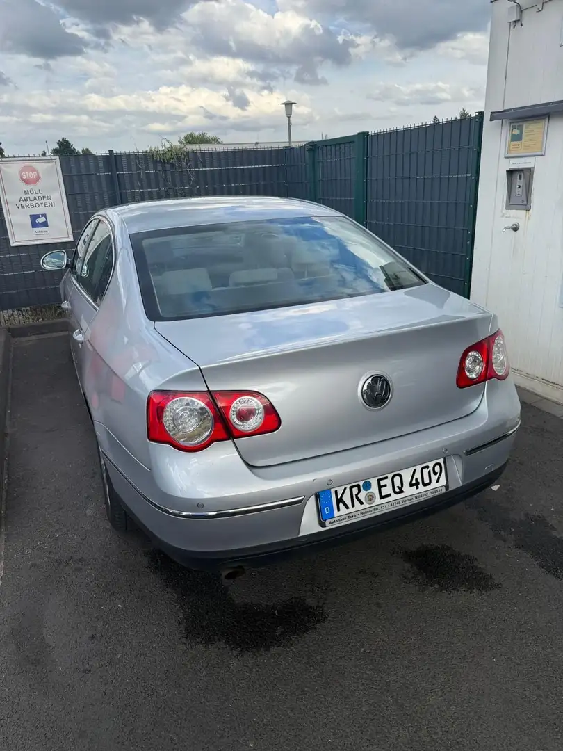 Volkswagen Passat 1.6 Edition - 1