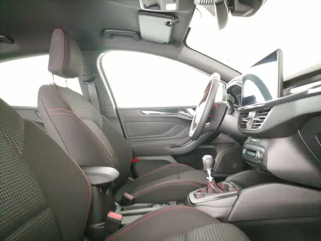 Ford Focus view 6