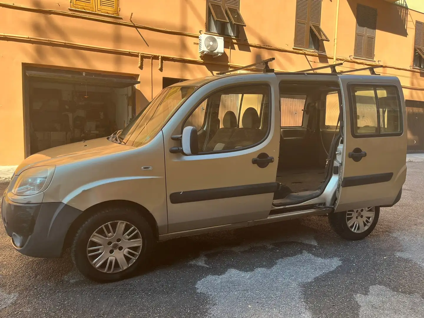 Fiat Doblo Beige - 2