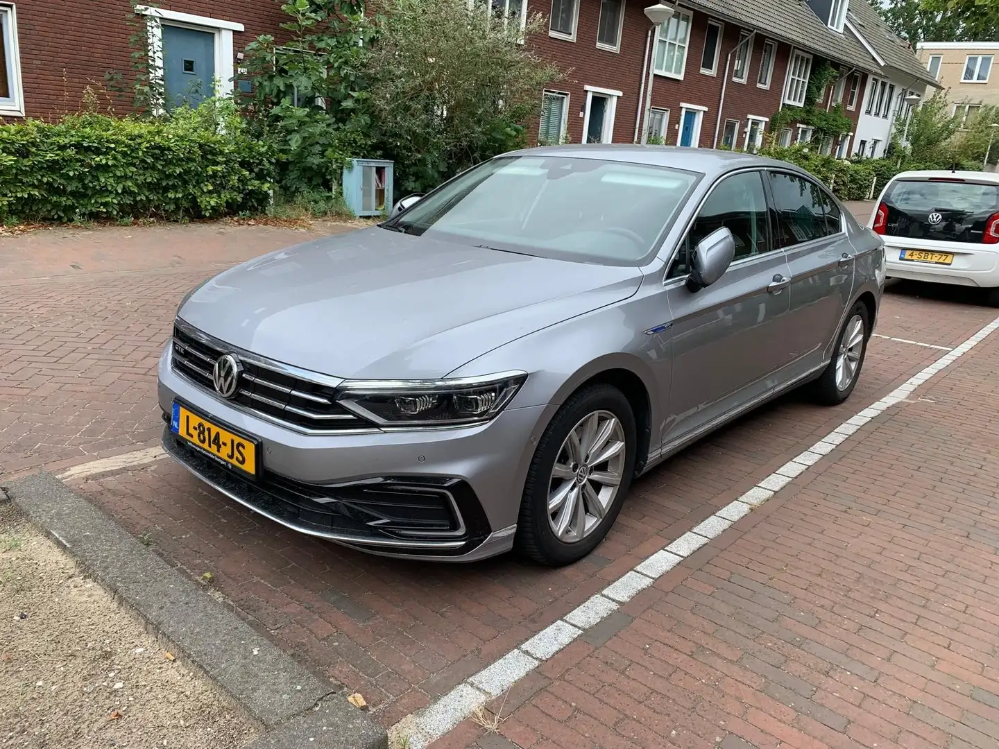 Volkswagen Passat 1.4 TSI Plug-In-Hybrid DSG GTE Grijs - 1