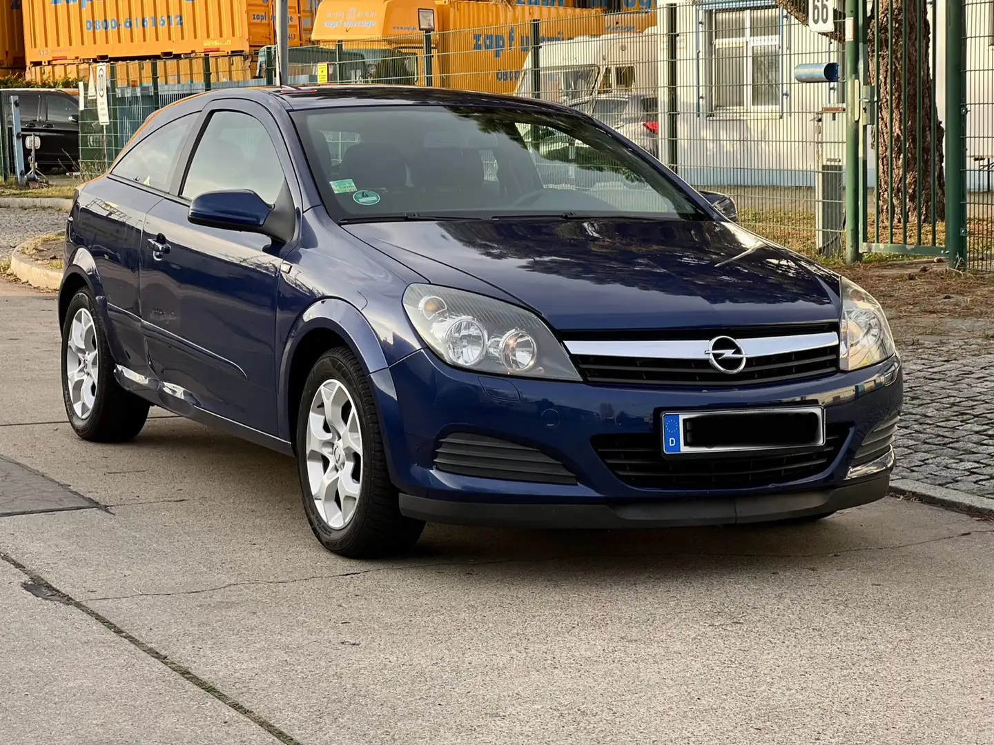 Opel Astra GTC 1.8 Automatik Sport - 2