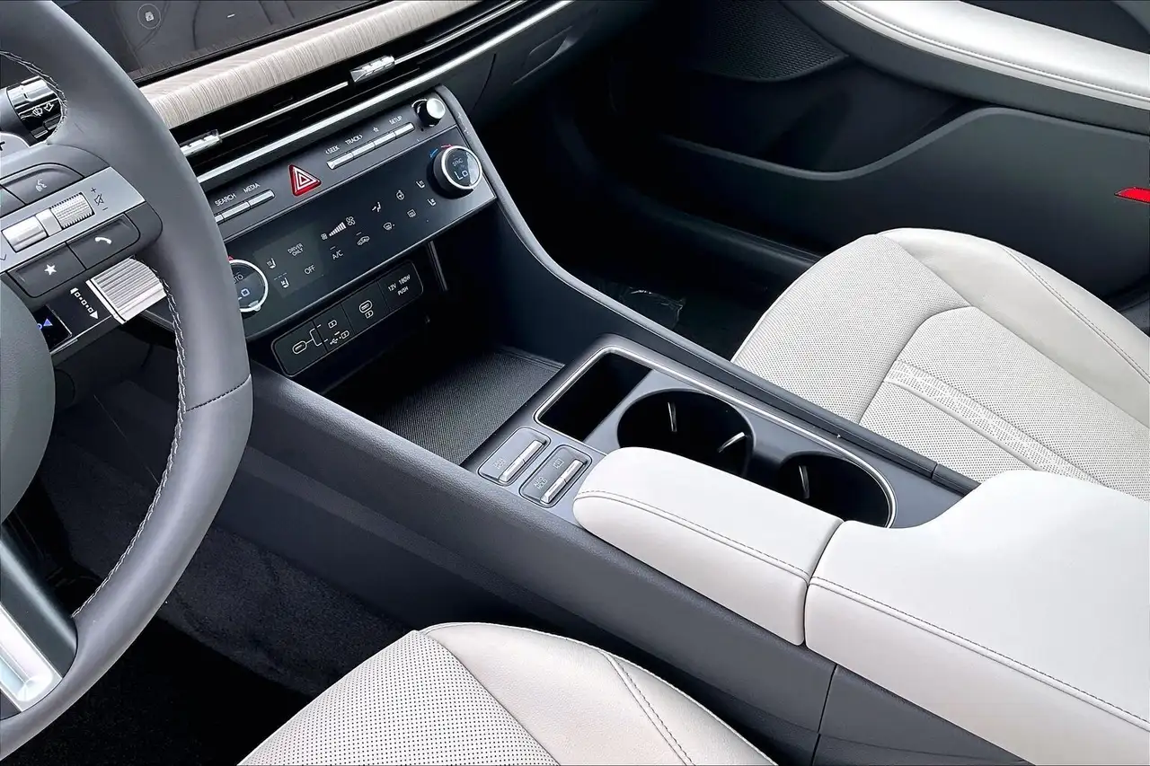 Hyundai SONATA снимка Hyundai SONATA