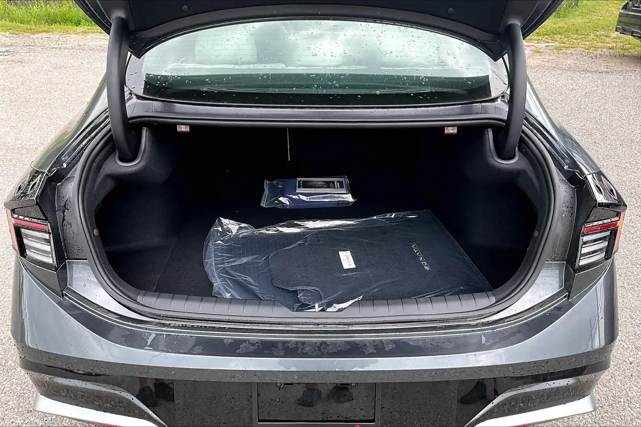 Hyundai SONATA снимка Hyundai SONATA