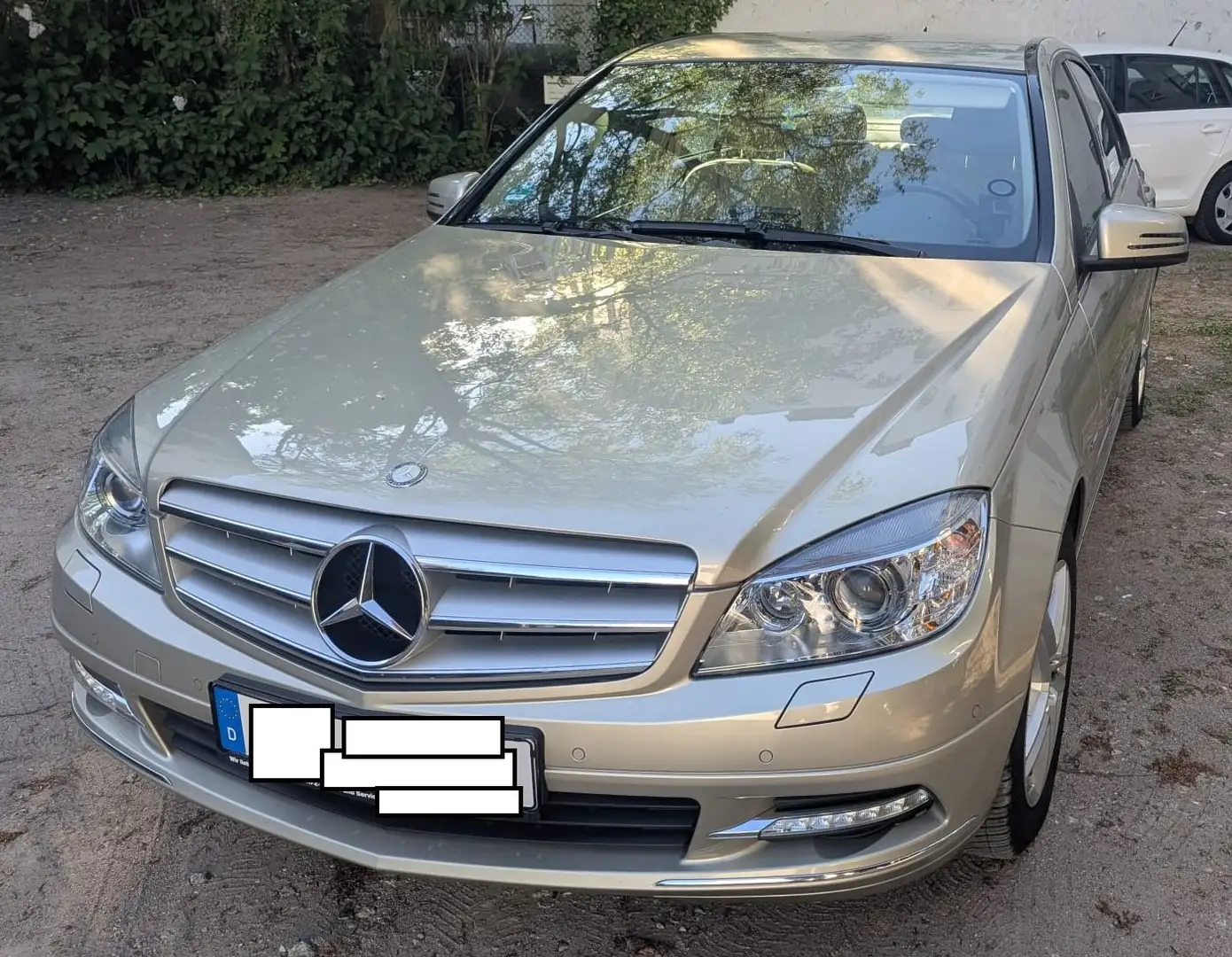 Mercedes-Benz C 180 CGI Automatik BlueEFFICIENCY Elegance Beige - 1