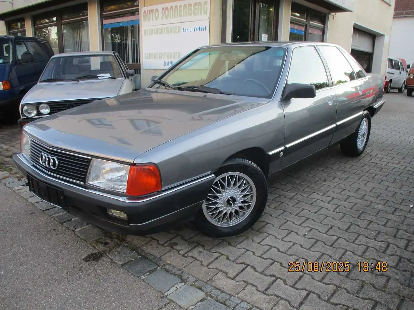 Audi 100 100 2,2E,  Sondermodell 'Komfort' Grau - 1