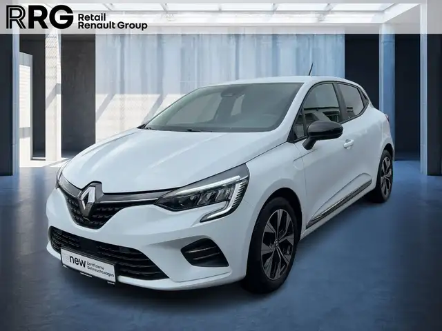 2023 Renault Clio in White for sale