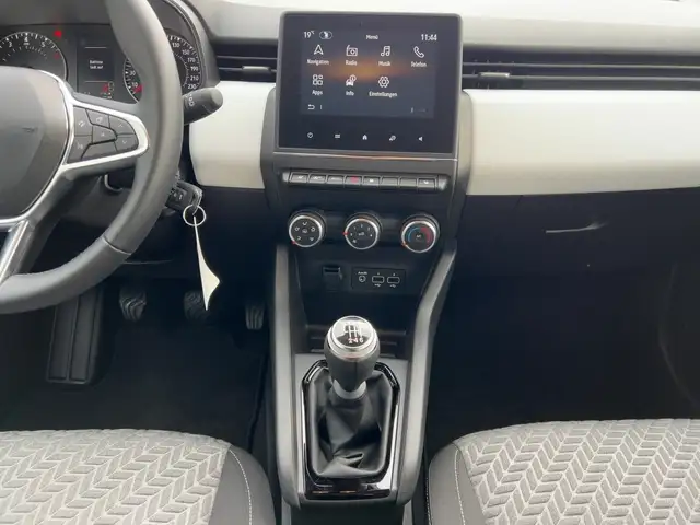Renault Clio view 12